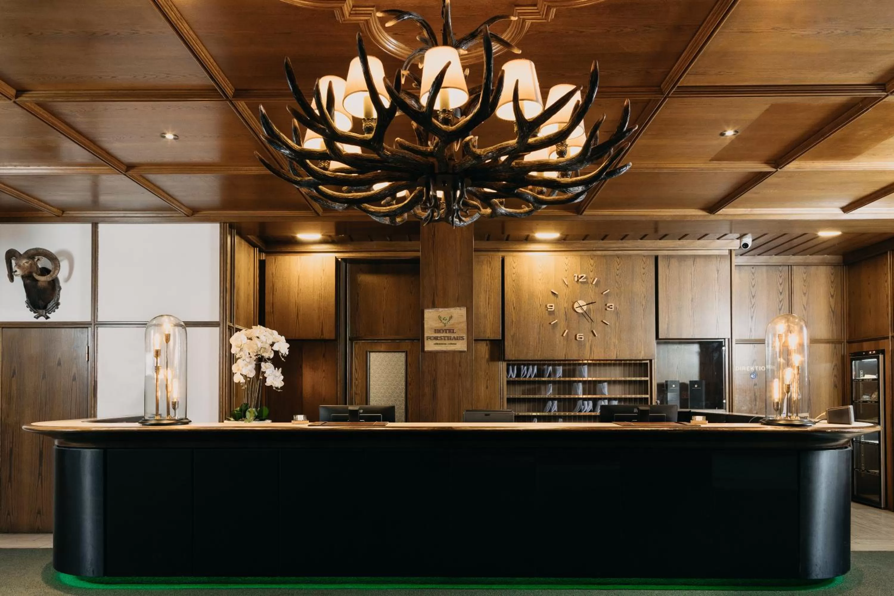 Lobby or reception in Hotel Forsthaus Nürnberg Fürth