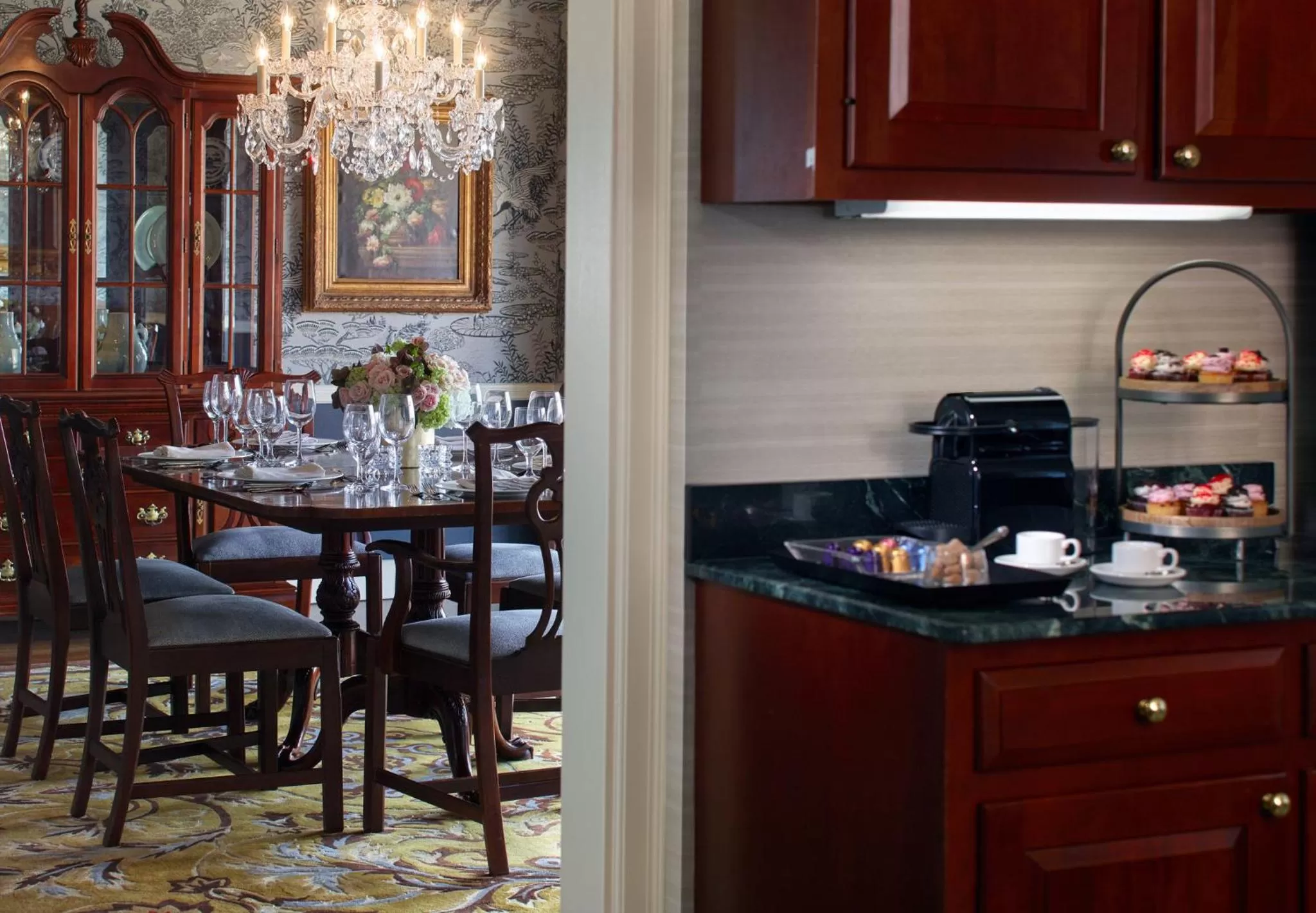 Photo of the whole room in Omni Shoreham Hotel