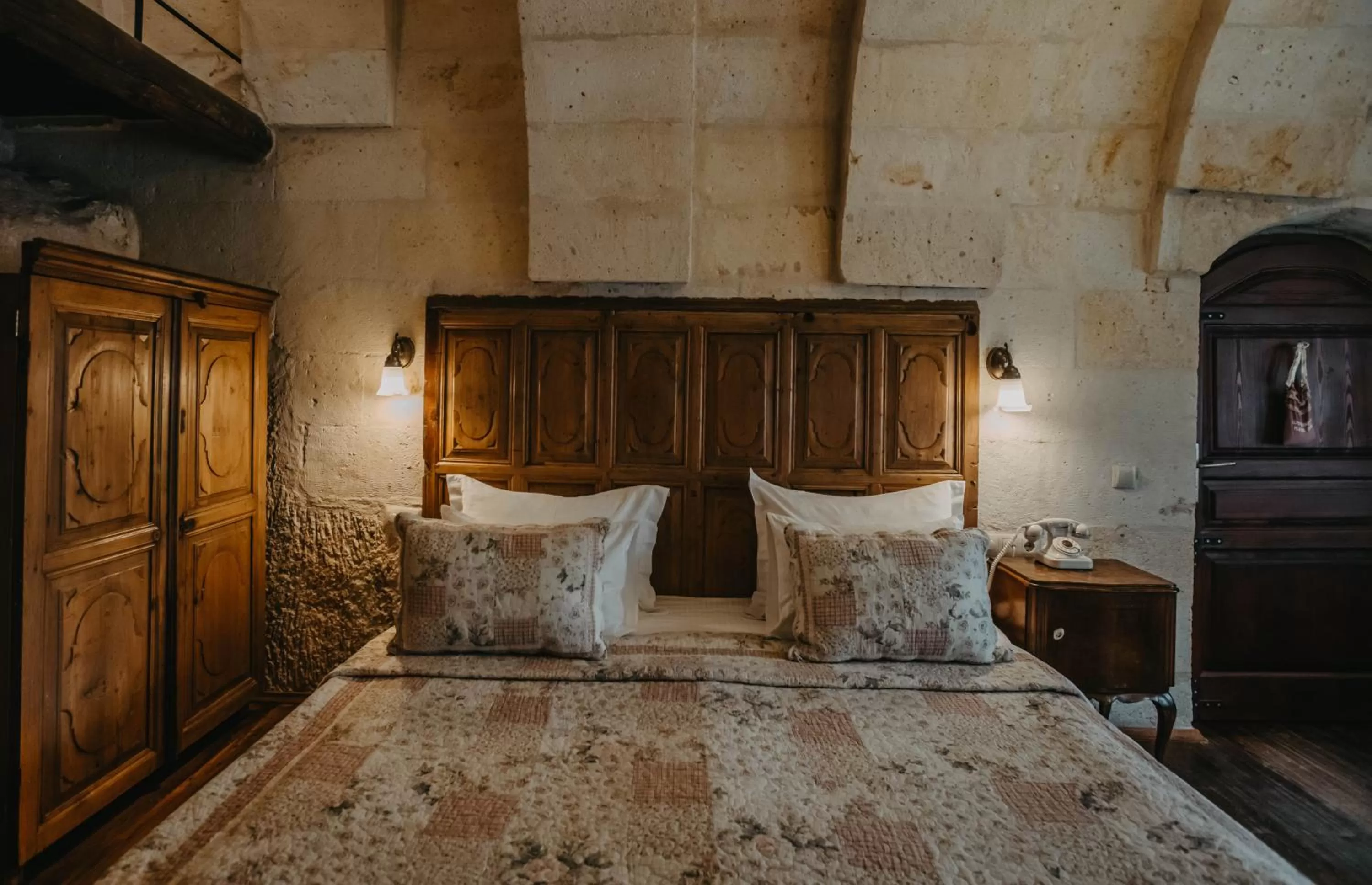 Bed in Melekler Evi Cave Hotel