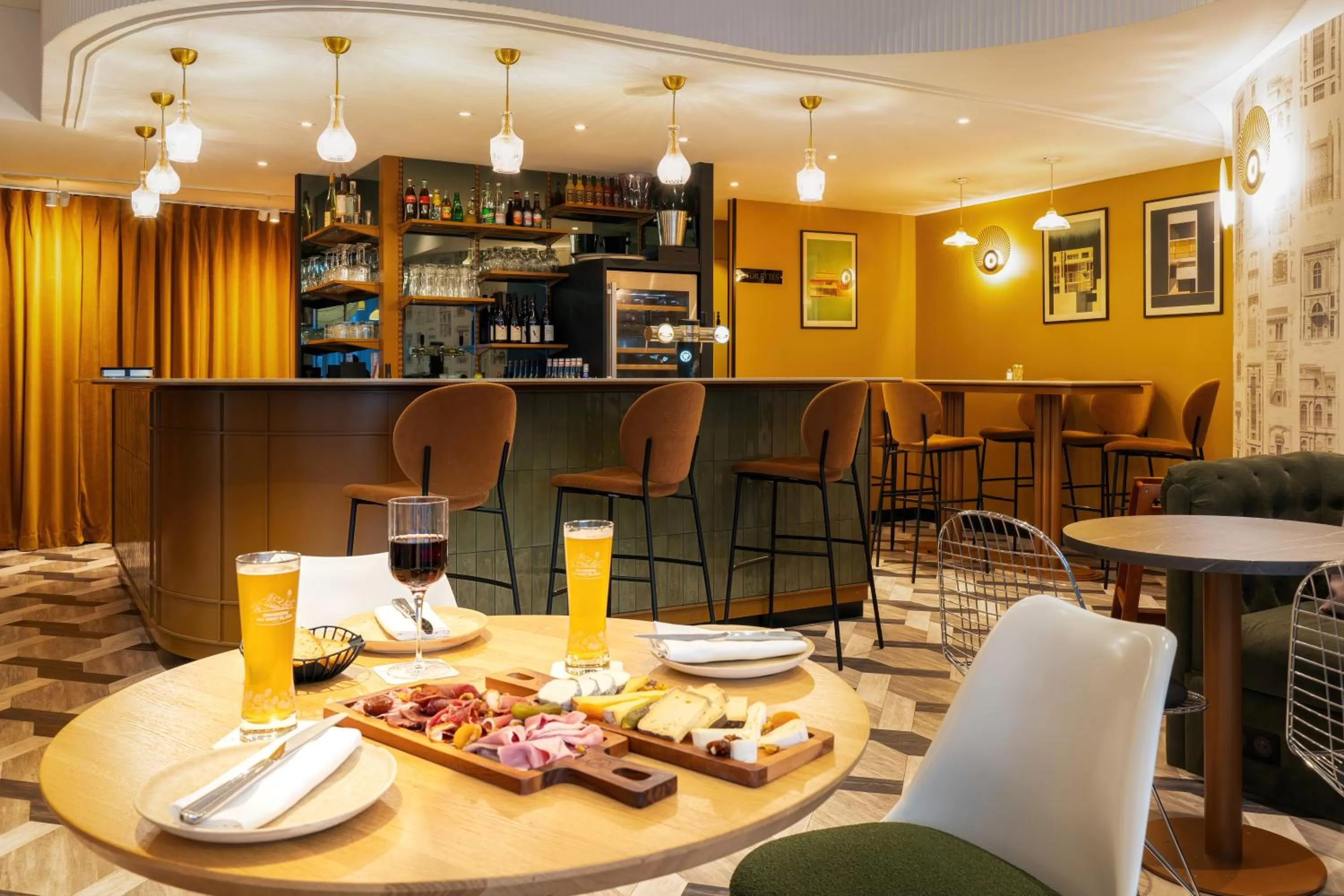 Lounge or bar in Le Splendid Hotel Lac D'Annecy - Handwritten Collection