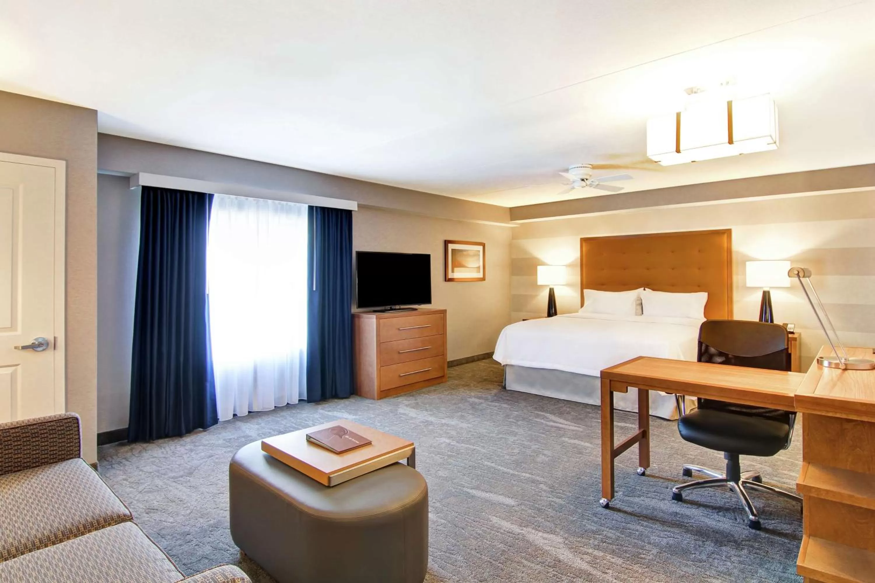 Bedroom, Bed in Homewood Suites By Hilton Ottawa Kanata