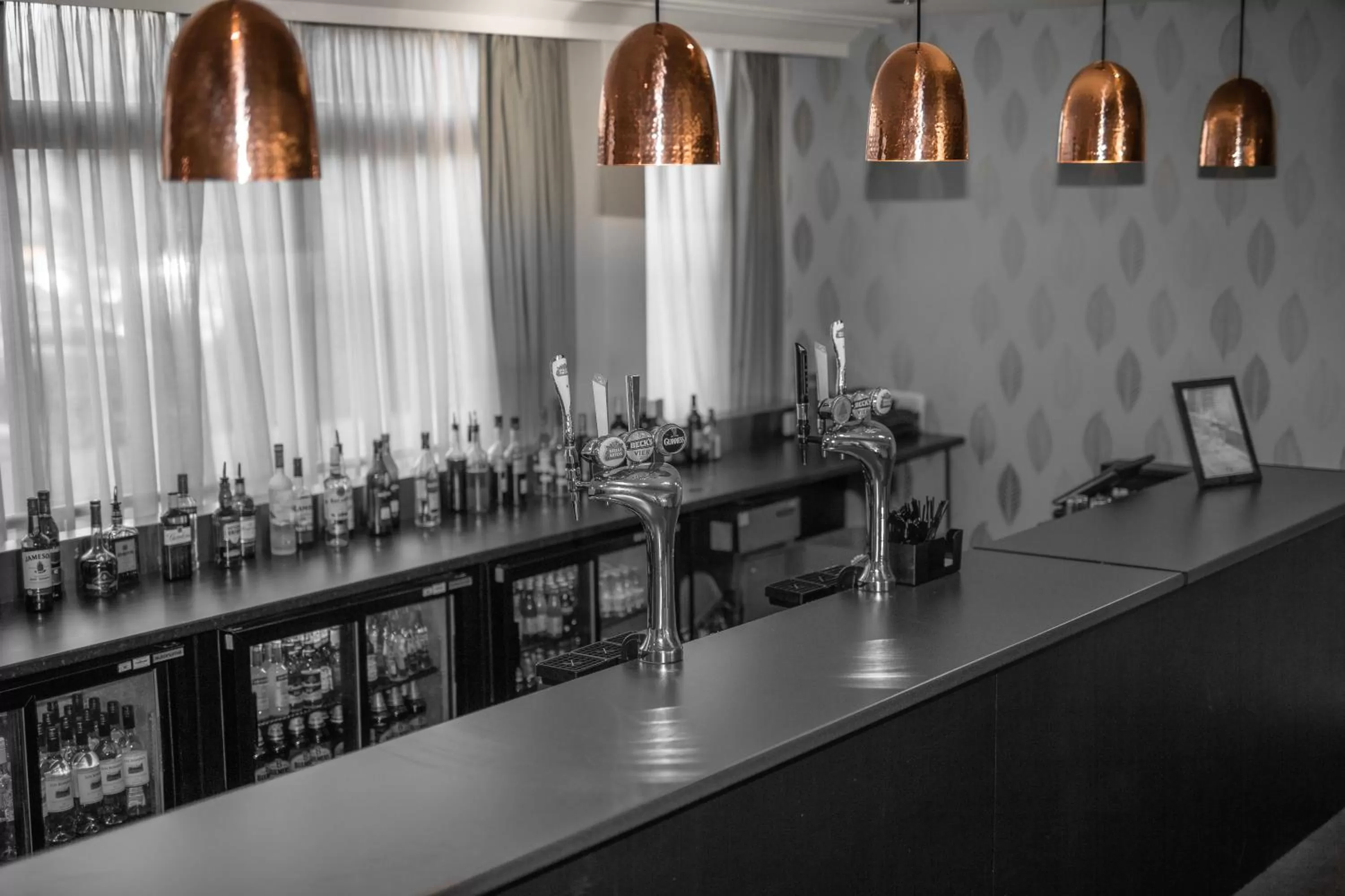 Lounge or bar in The Lincoln Hotel