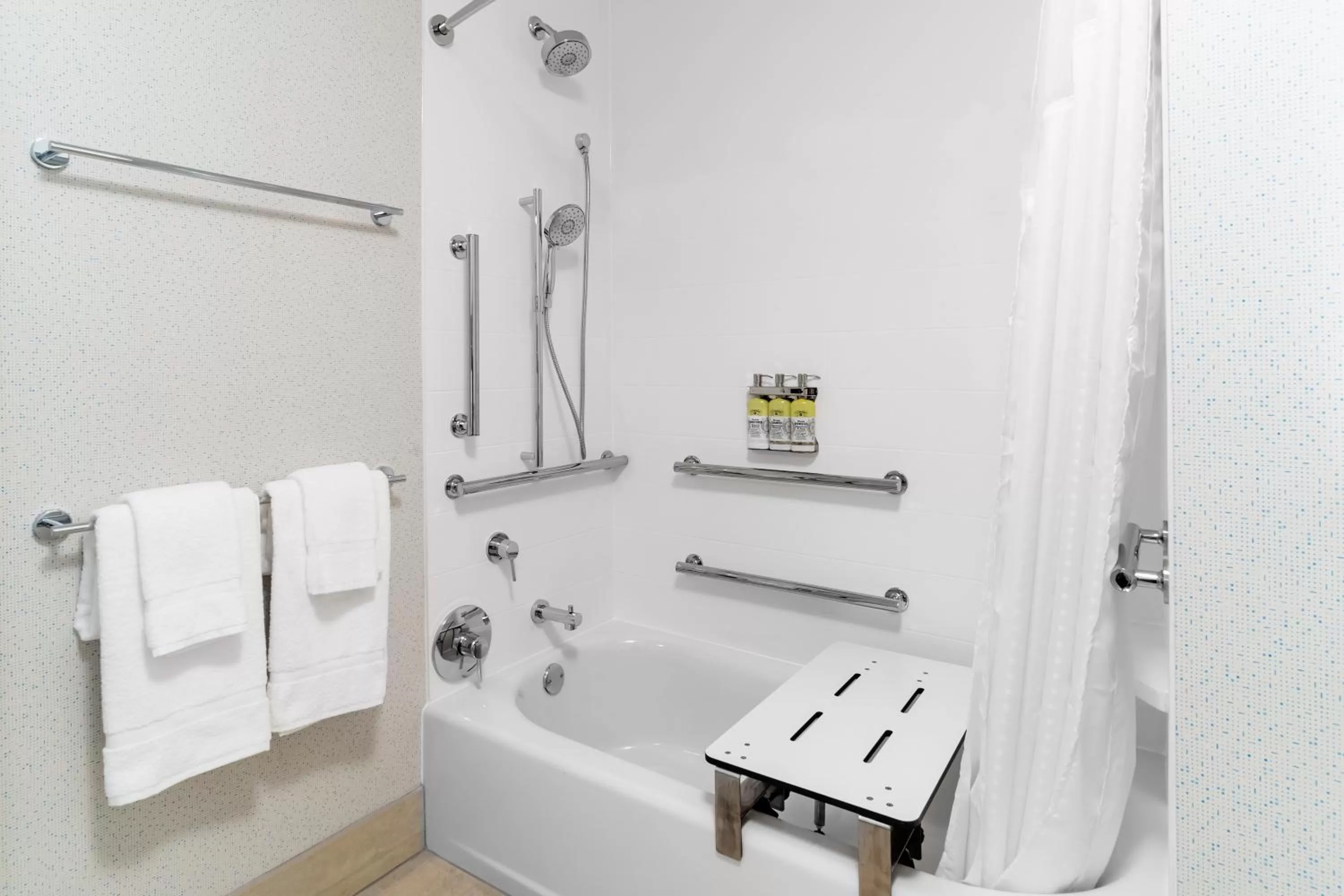 Photo of the whole room in Holiday Inn Express & Suites - Milwaukee West Allis by IHG