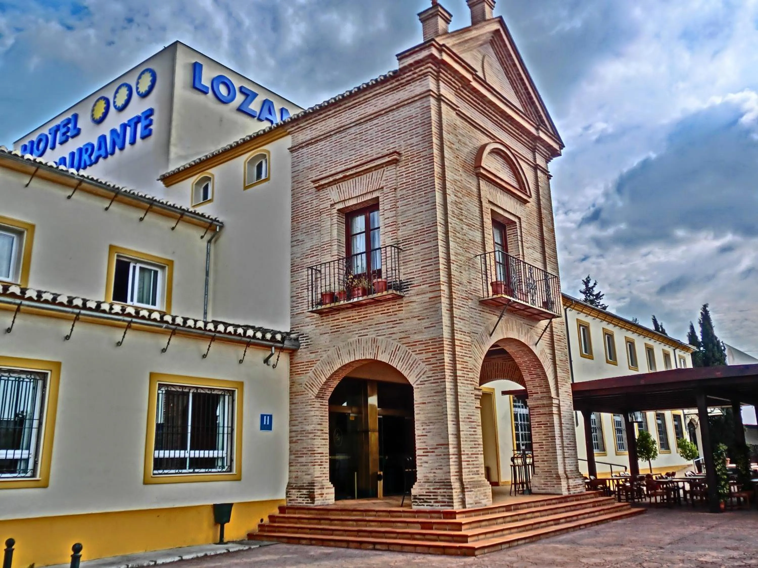Facade/entrance in Hotel Lozano