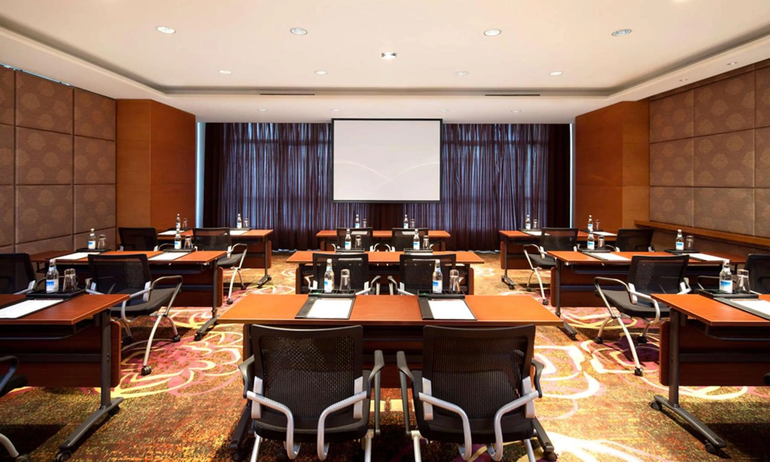 Meeting/conference room in DoubleTree by Hilton Shenyang