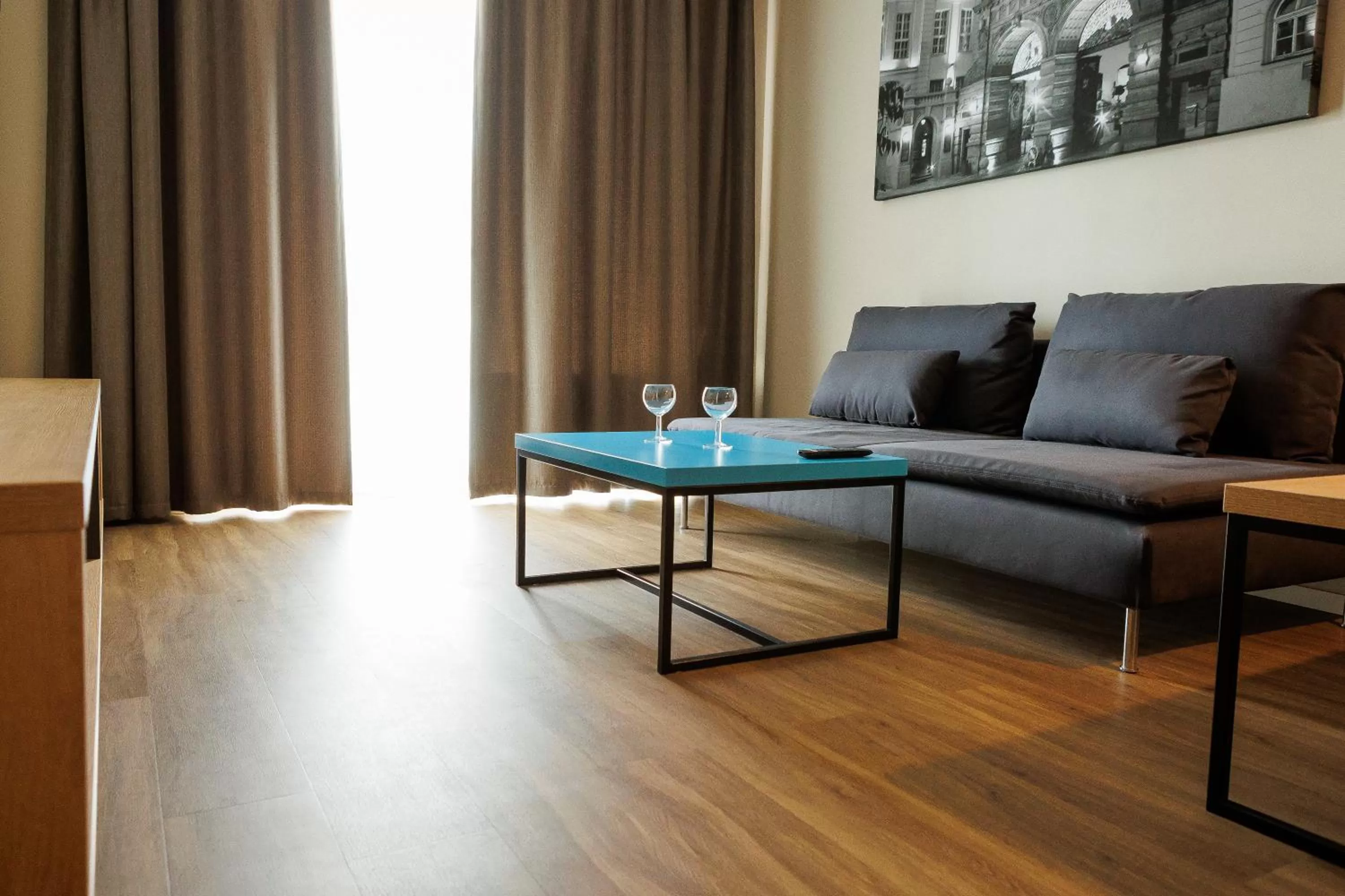 Seating area in Avenue Pallova 28