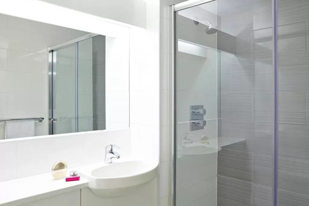 Bathroom in ibis budget London Bromley Town Centre