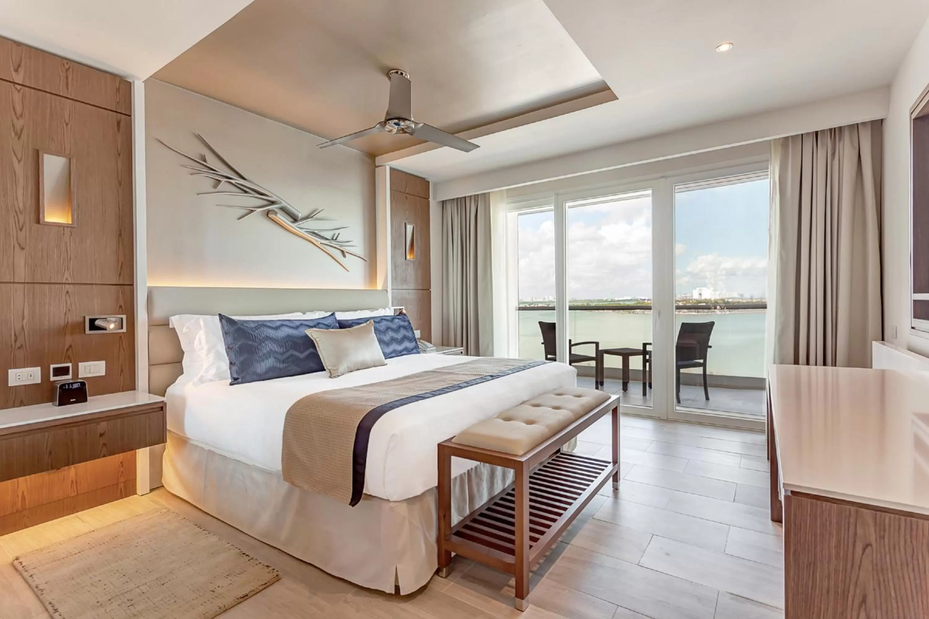 Bedroom, Bed in Royalton CHIC Cancun, An Autograph Collection All-Inclusive Resort - Adults Only