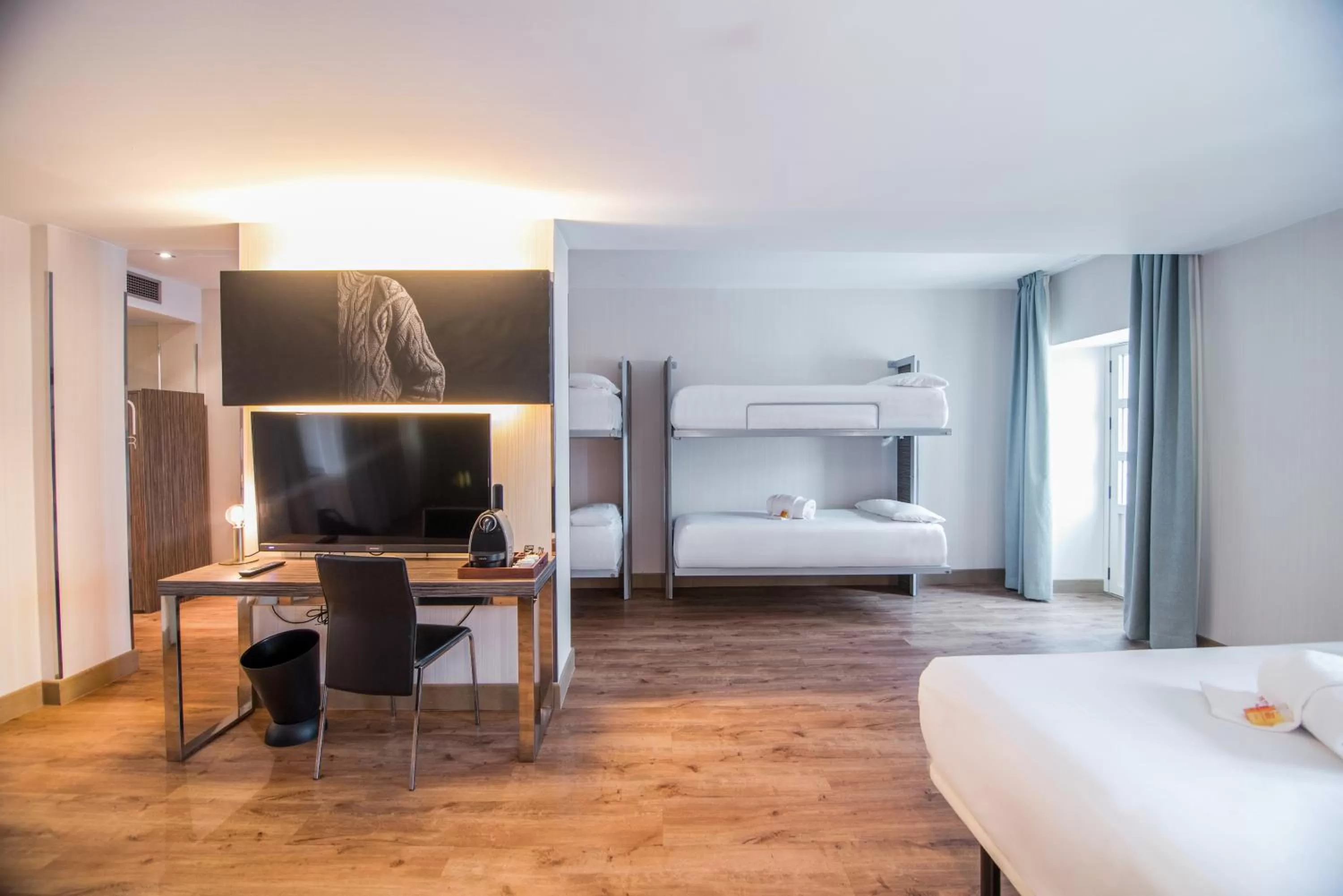 Bedroom, Bed in Petit Palace Santa Cruz