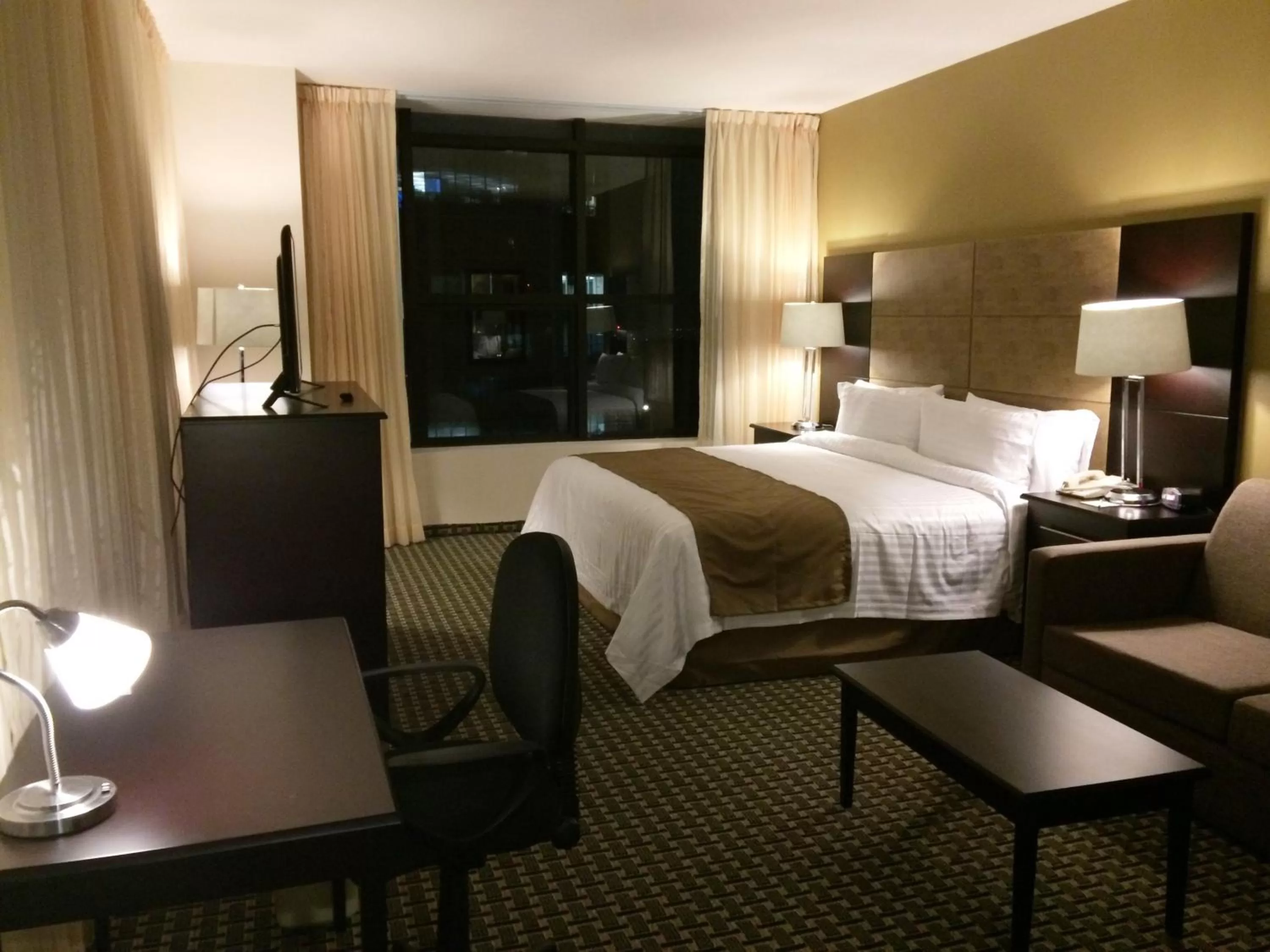 Photo of the whole room in Holiday Inn Mexico Santa Fe by IHG