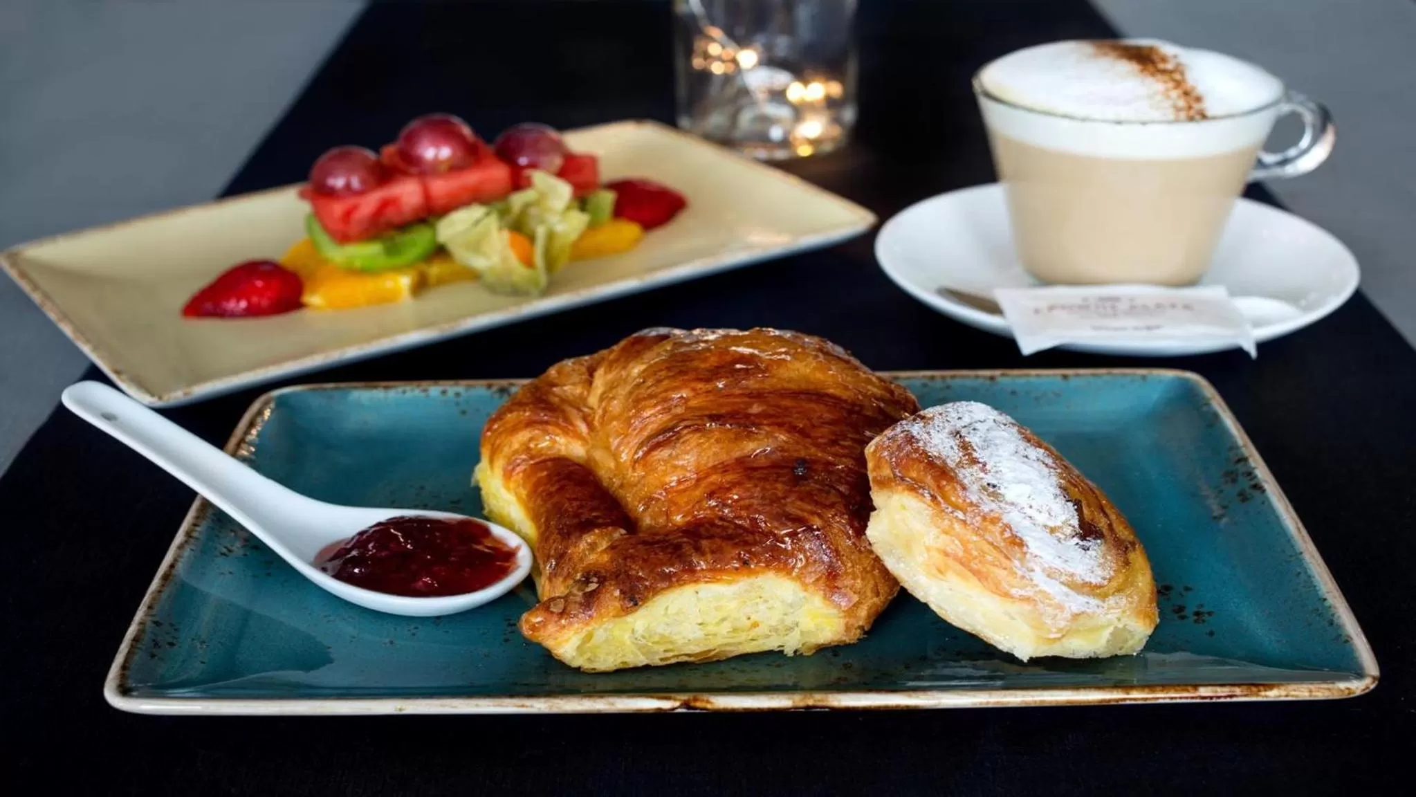 Restaurant/places to eat in Hotel Crowne Plaza Madrid Airport