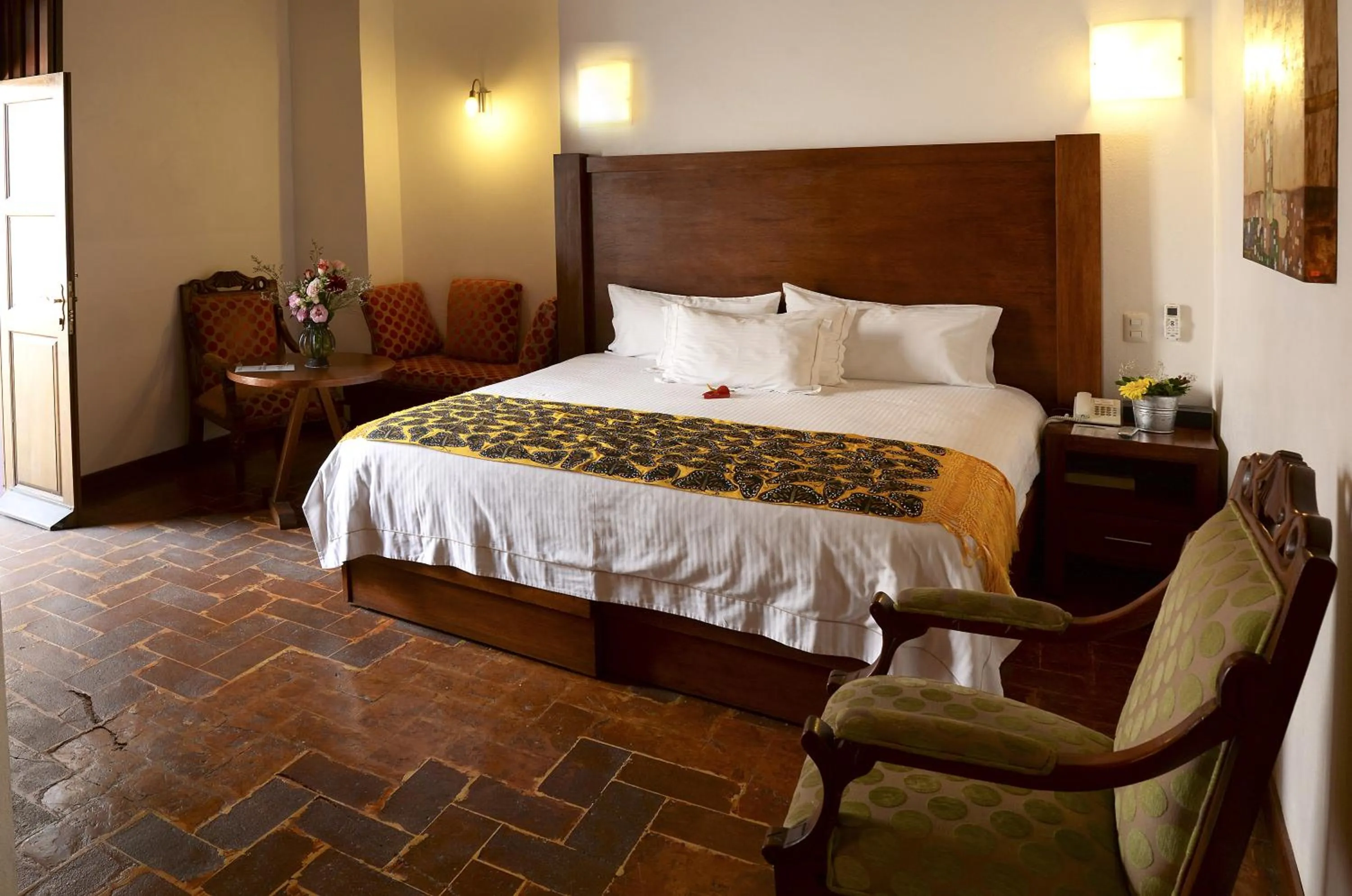 Photo of the whole room, Bed in El Serafin Hotel Boutique