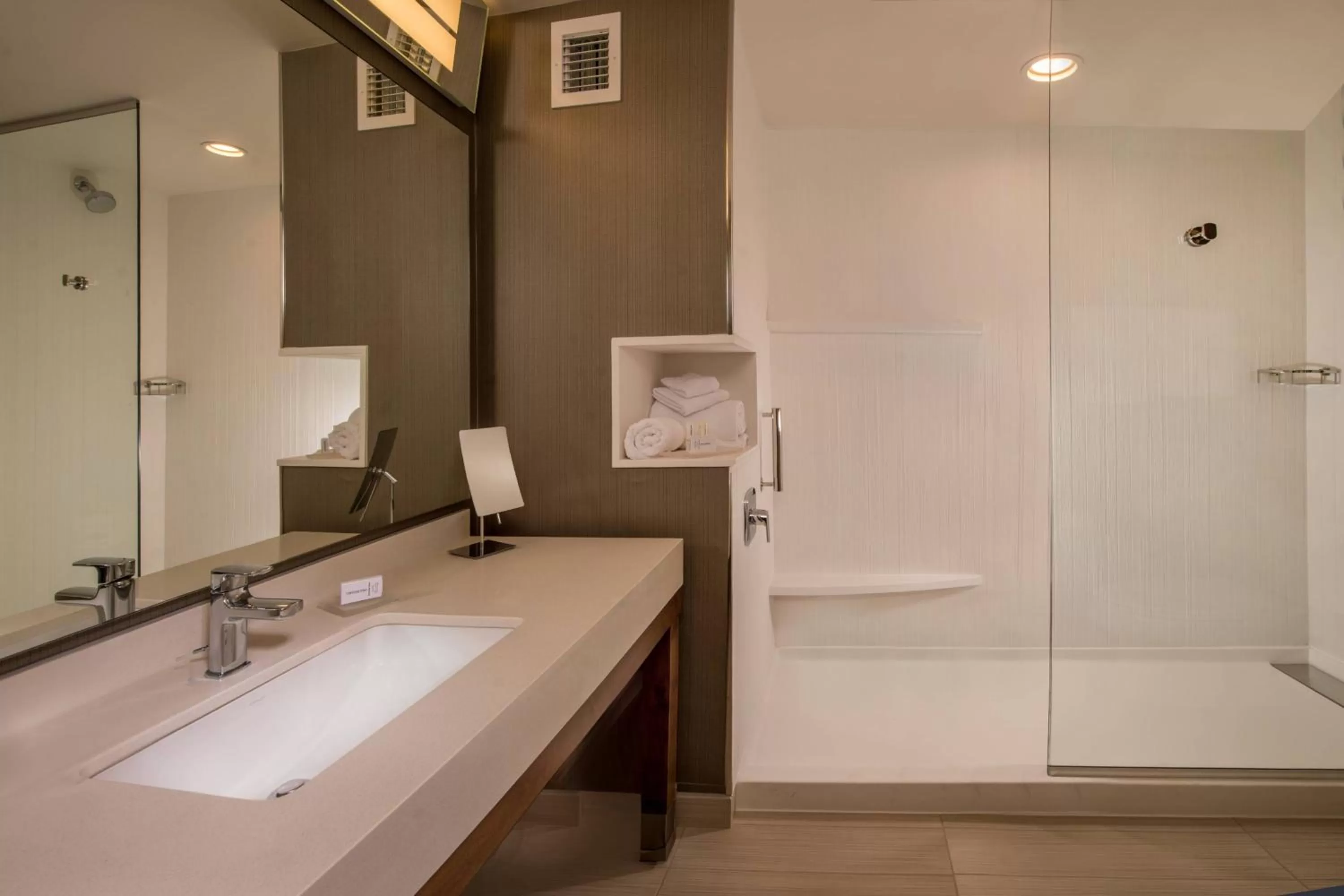 Bathroom in Courtyard by Marriott Hershey Chocolate Avenue