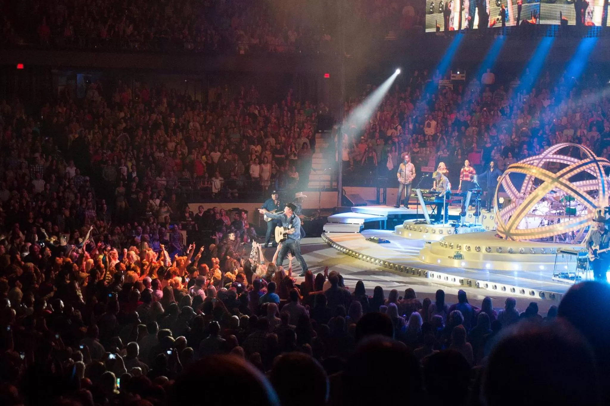 Evening entertainment in La Quinta by Wyndham Chicago O'Hare Airport