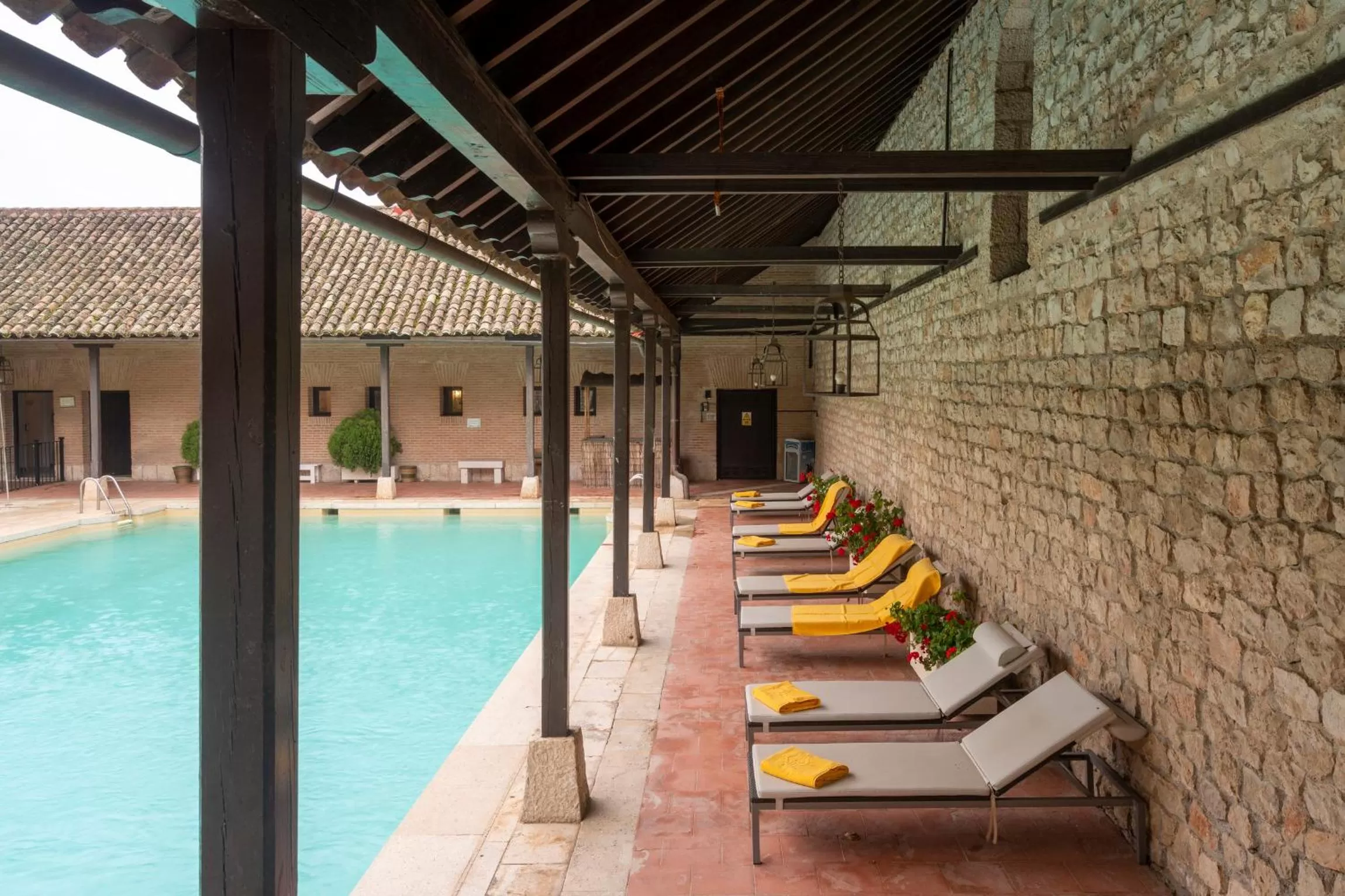 Swimming pool in Parador de Chinchón