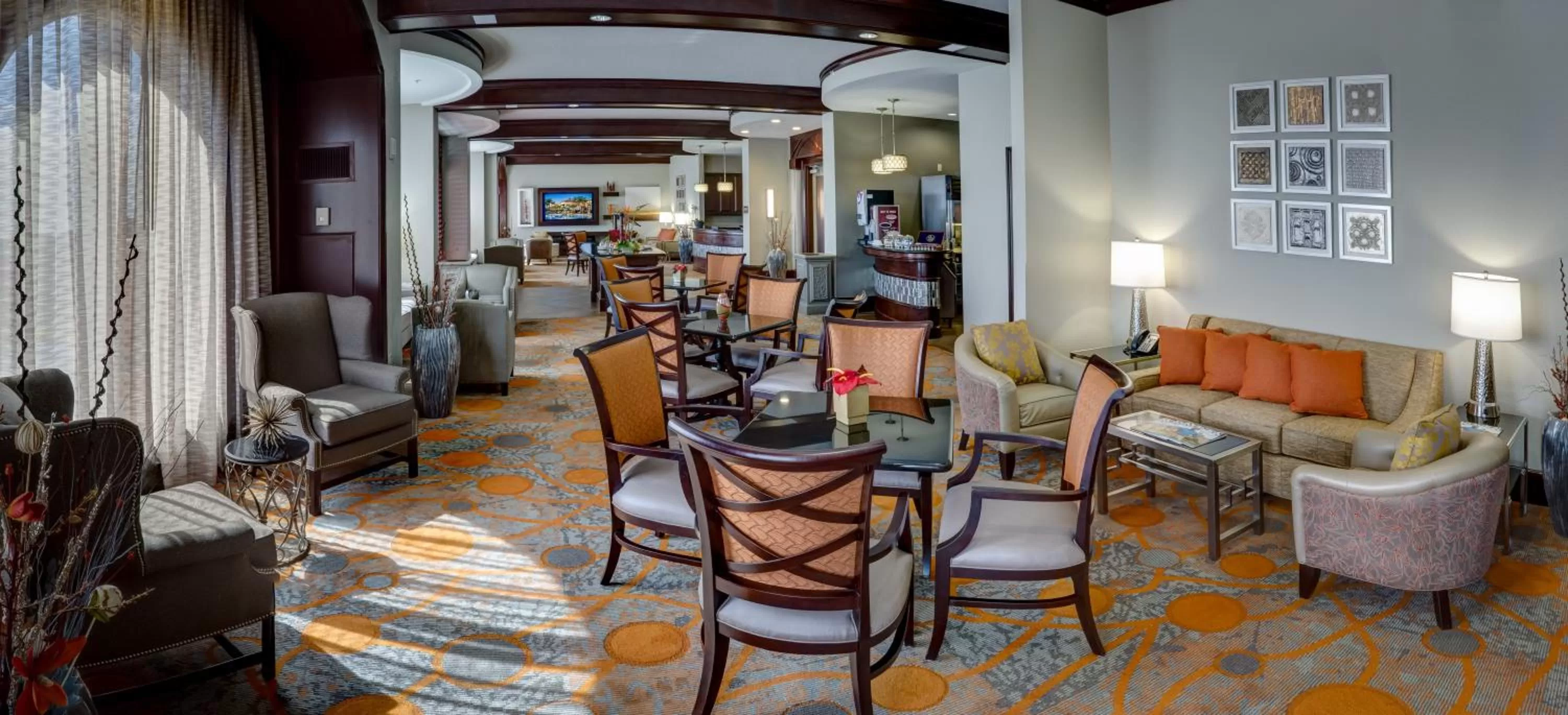 Communal lounge/ TV room in Rosen Shingle Creek Universal Blvd