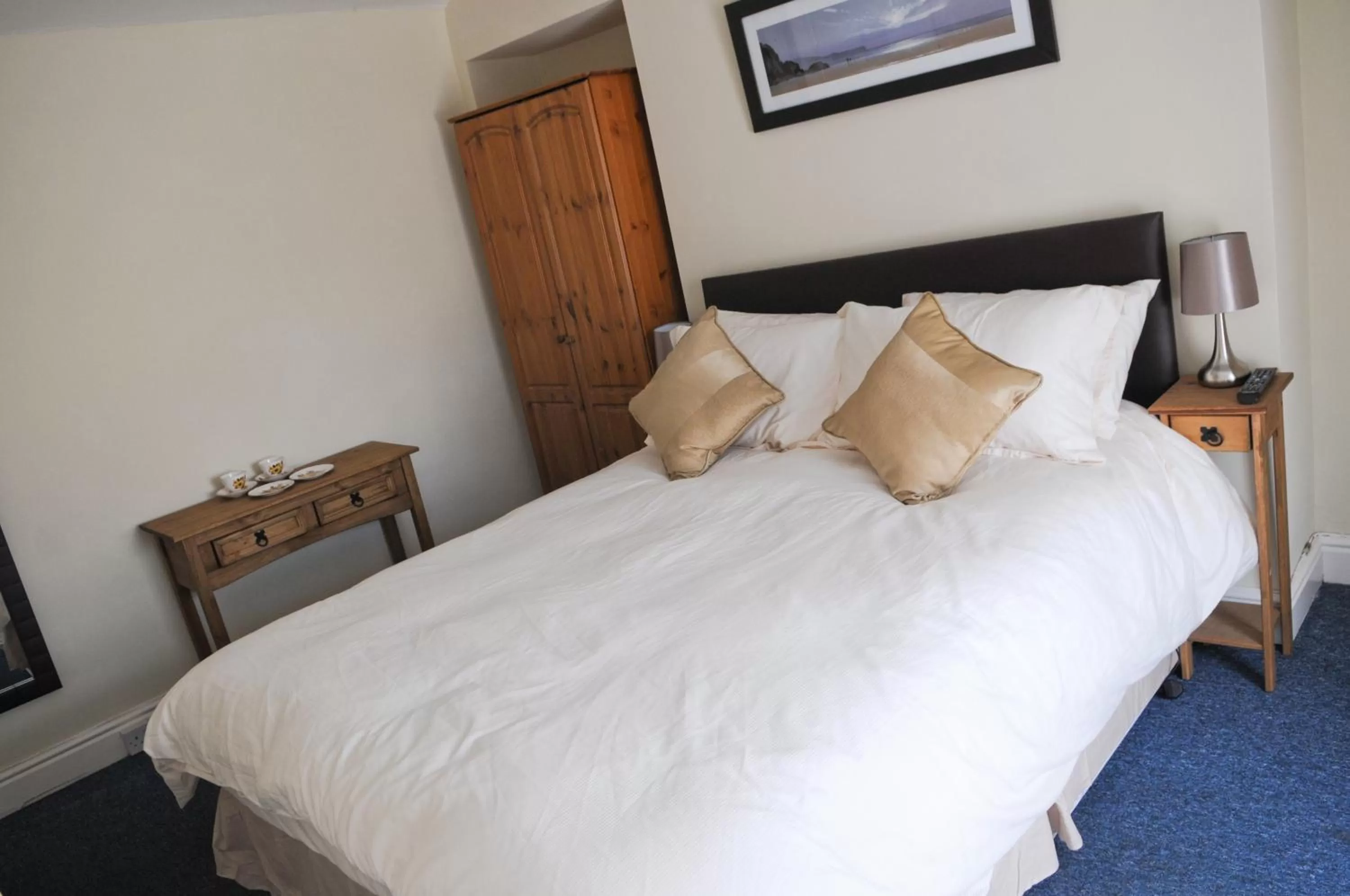 Bedroom, Bed in The New Court Inn