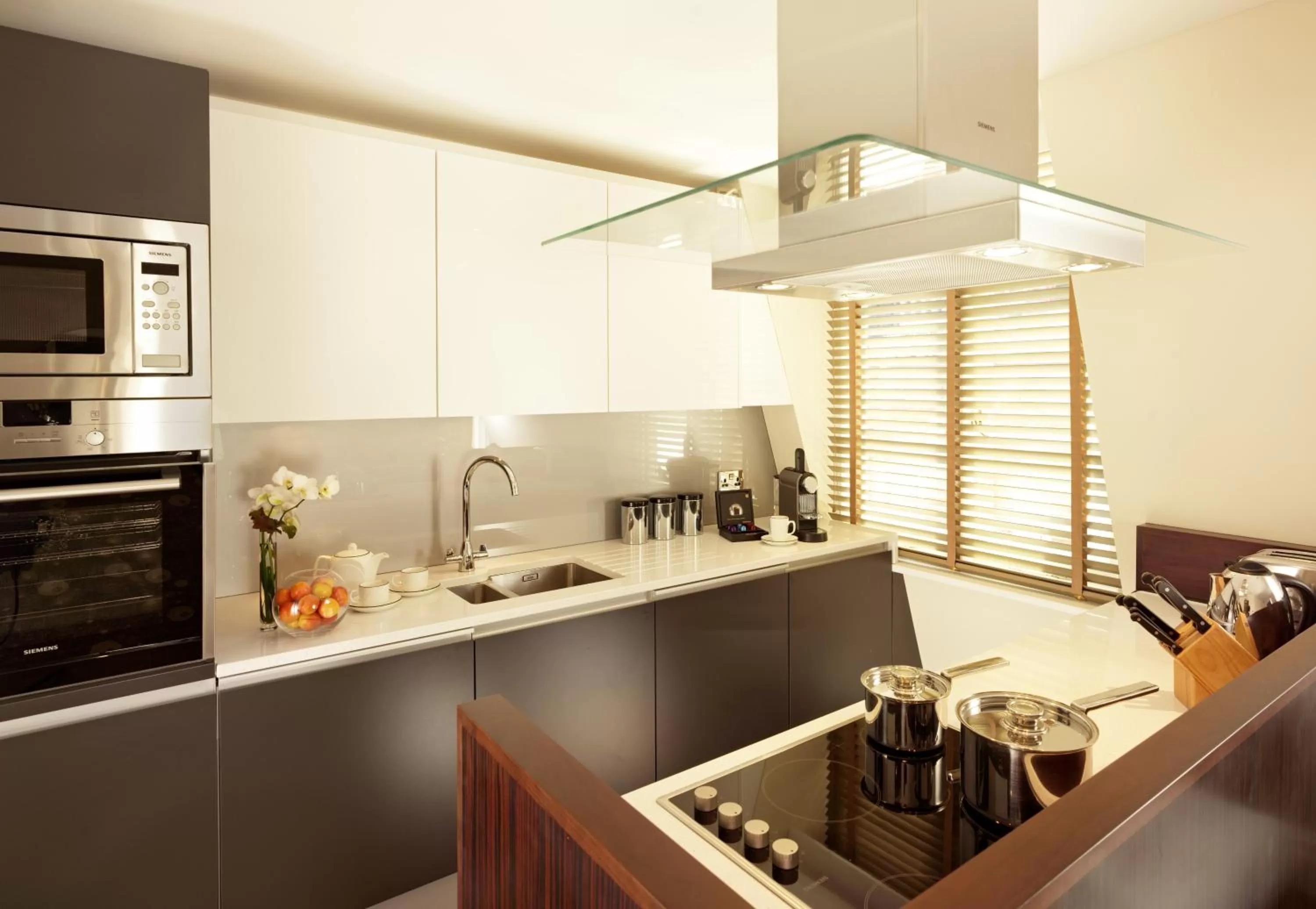 Coffee/tea facilities in Taj 51 Buckingham Gate Suites and Residences