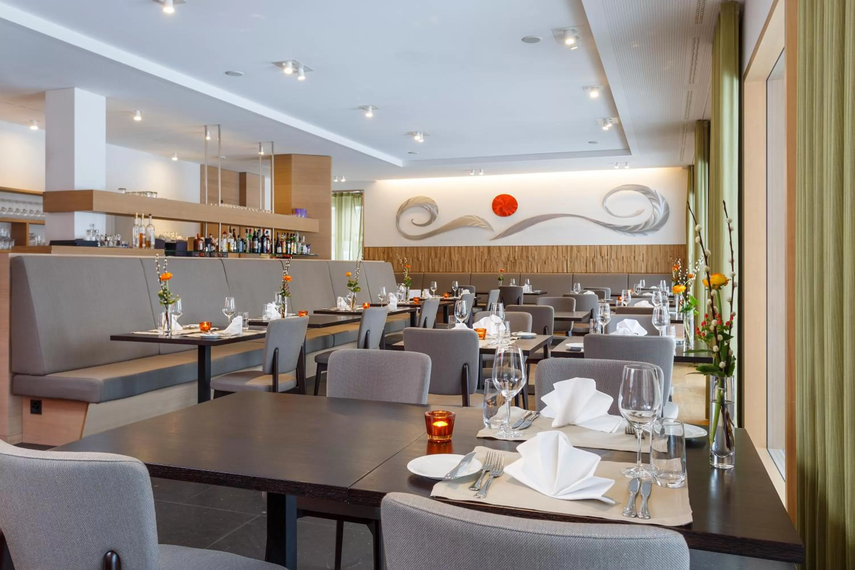 Restaurant/places to eat in Newstar Hotel (Free Parking)