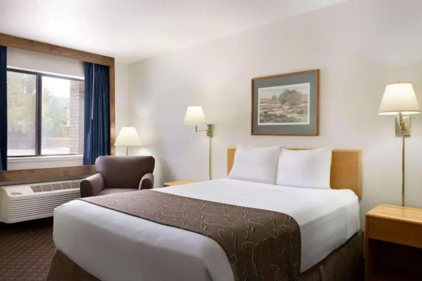 Queen Room - Mobility Access/Non-Smoking in Travelodge by Wyndham Belen Queen Room - Mobility Access/Non-Smoking in Travelodge by Wyndham Belen