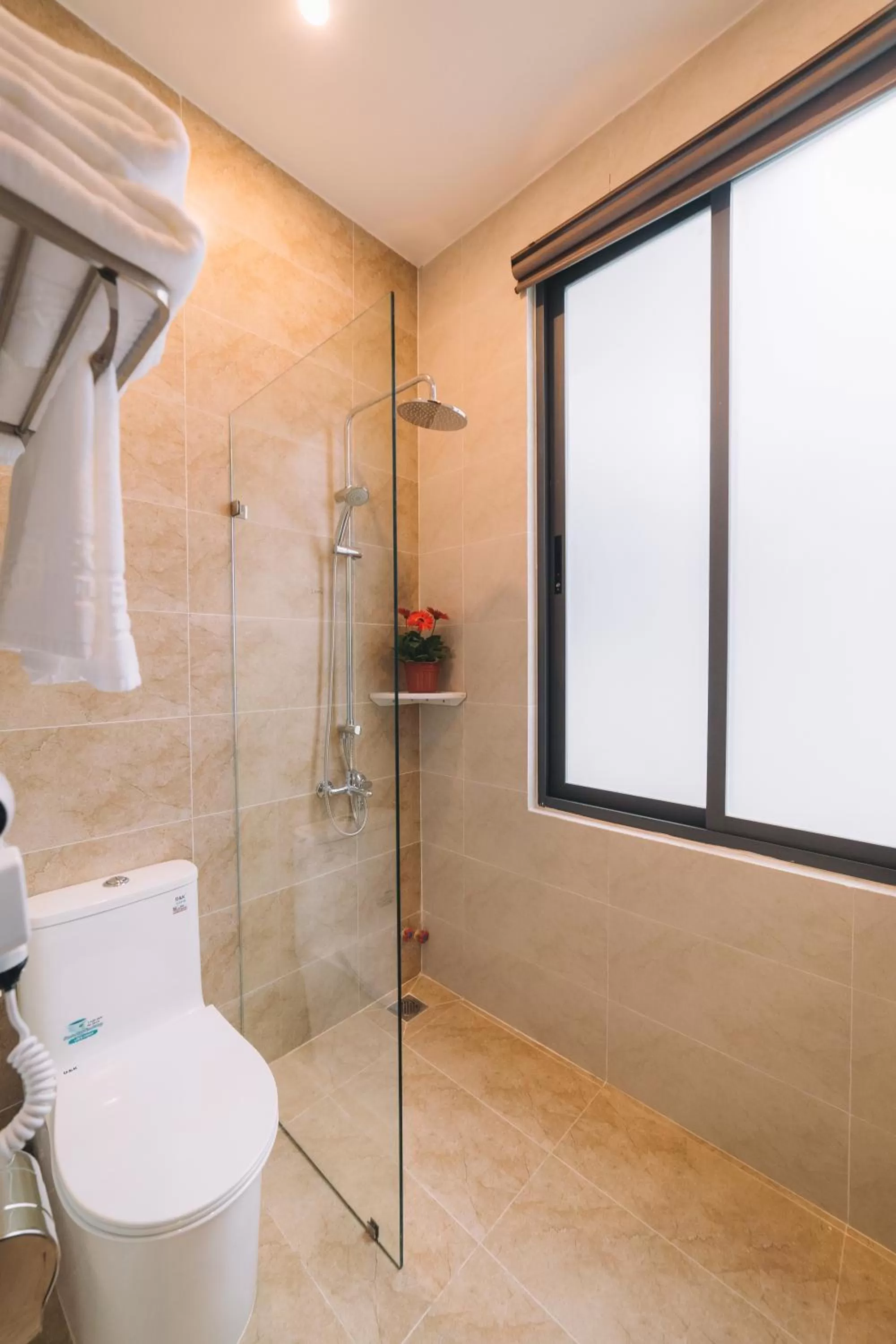 Shower in GREENECO DA LAT HOTEL - Khách sạn Green Eco Đà Lạt