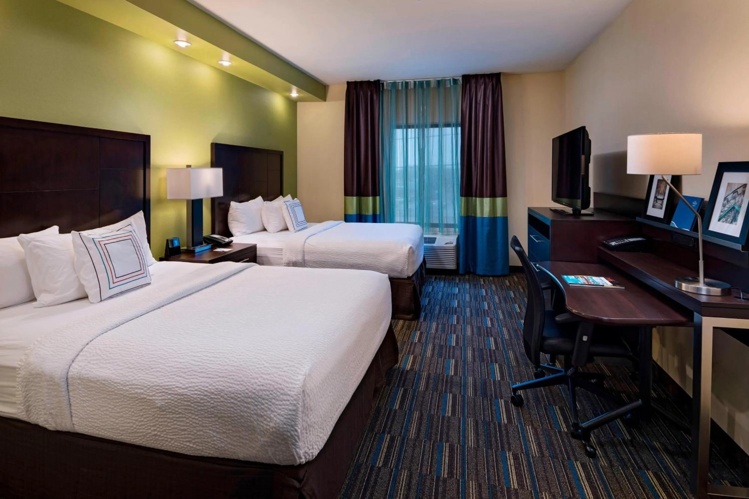 Photo of the whole room, Bed in Fairfield Inn and Suites by Marriott Austin Northwest/Research Blvd