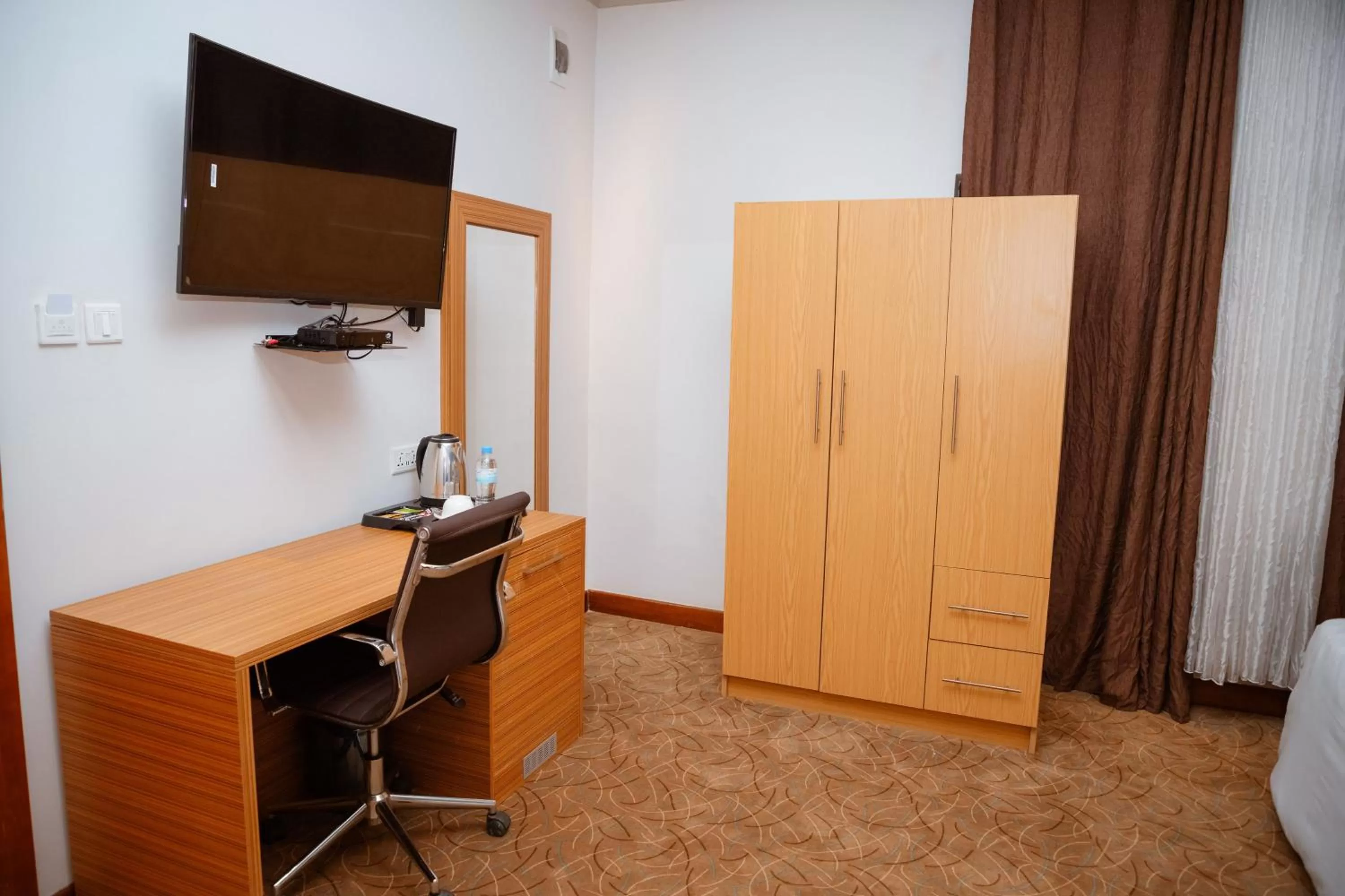 TV and multimedia in Ndaru Luxury Suites