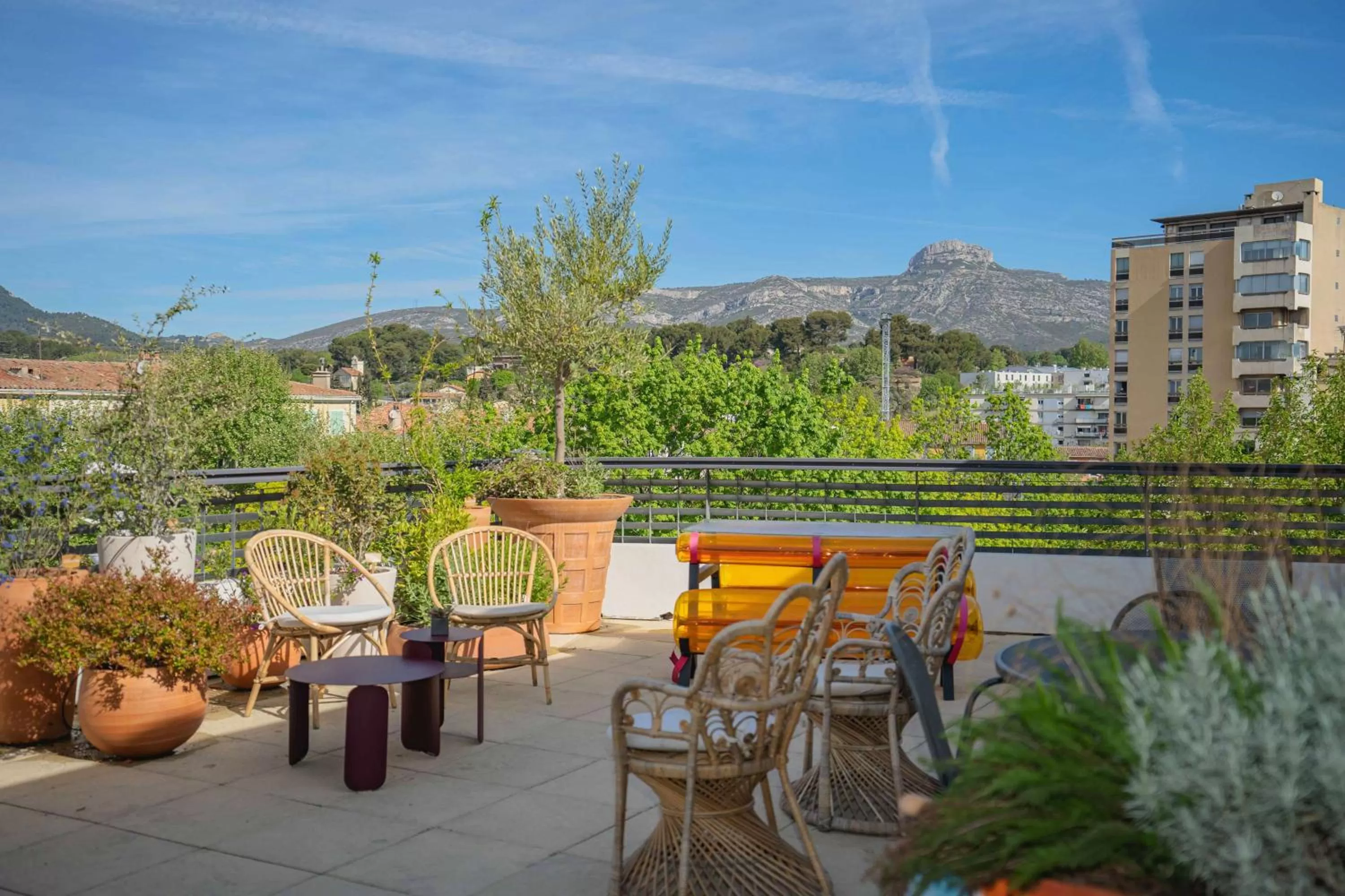 Property building in Best Western Linko Aubagne