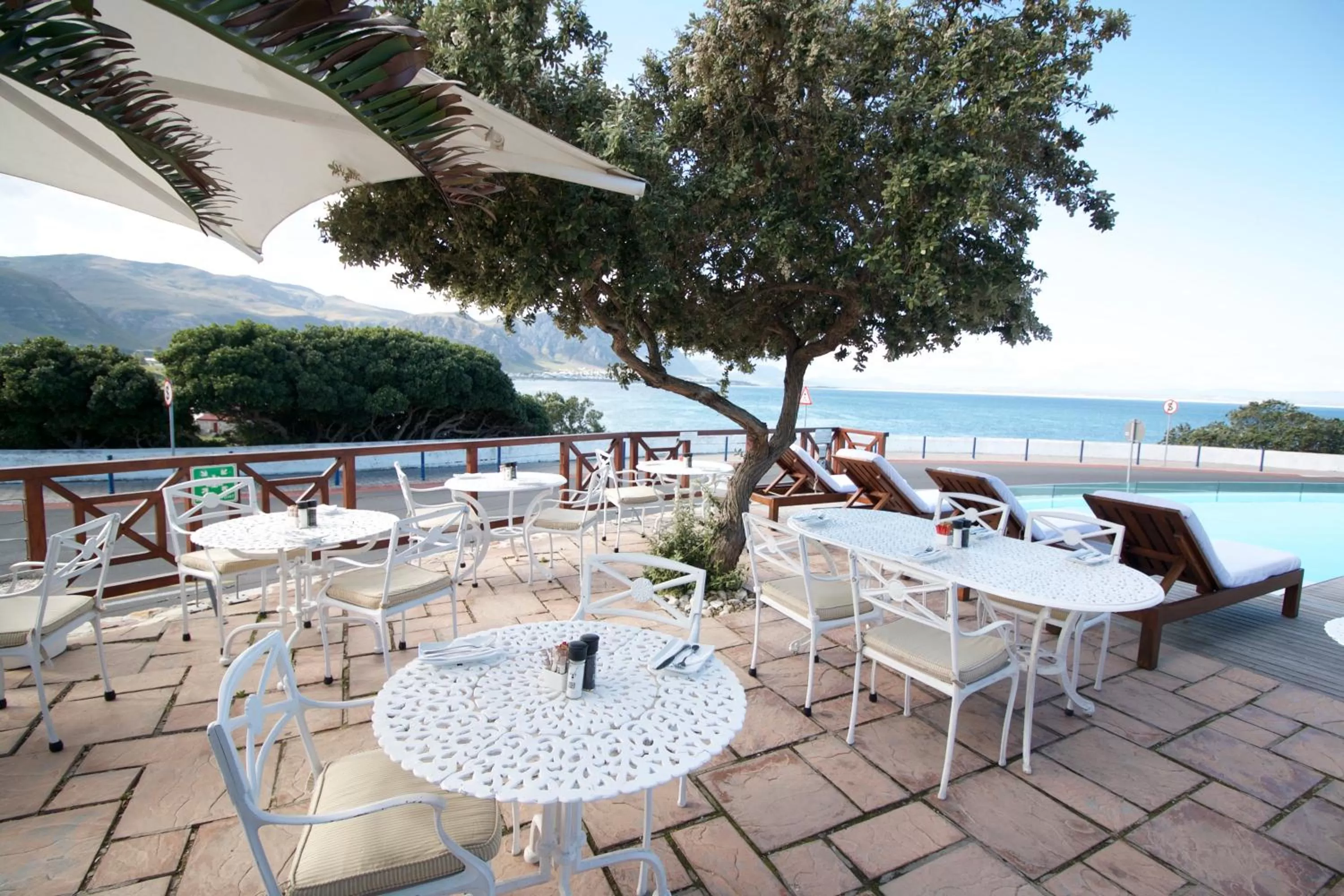 Restaurant/places to eat in Harbour House Hotel - Manor House