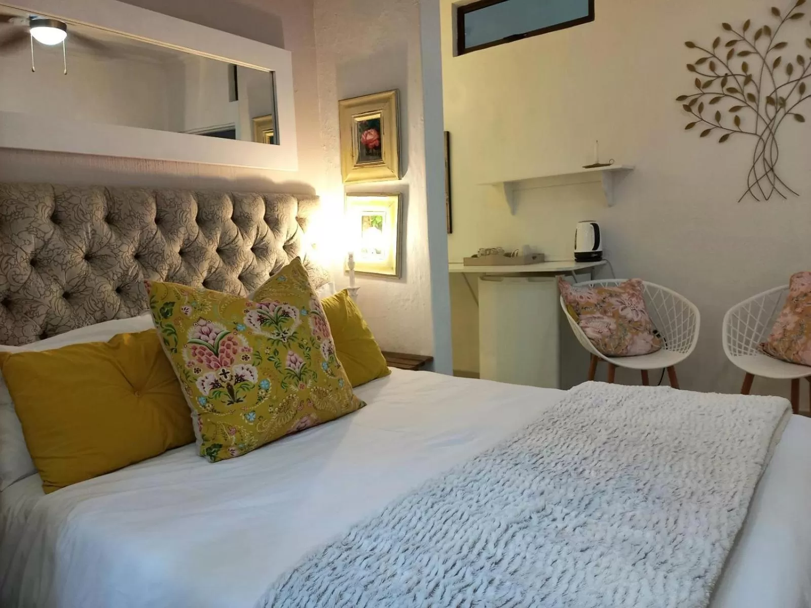 Decorative detail, Bed in Villa Roc