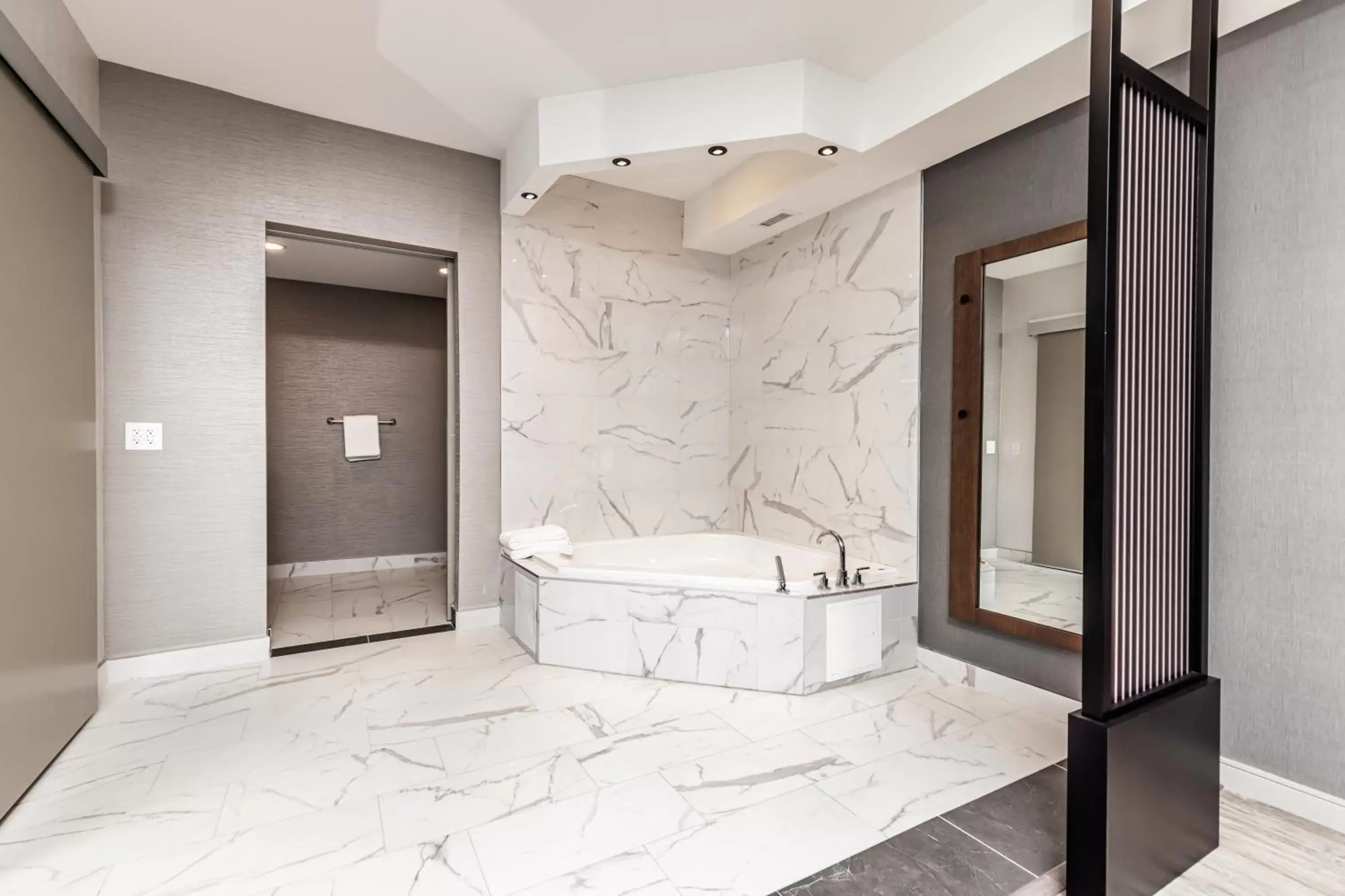 One-Bedroom King Suite with Sofa Bed in Hyatt Place Toronto-Brampton One-Bedroom King Suite with Sofa Bed in Hyatt Place Toronto-Brampton