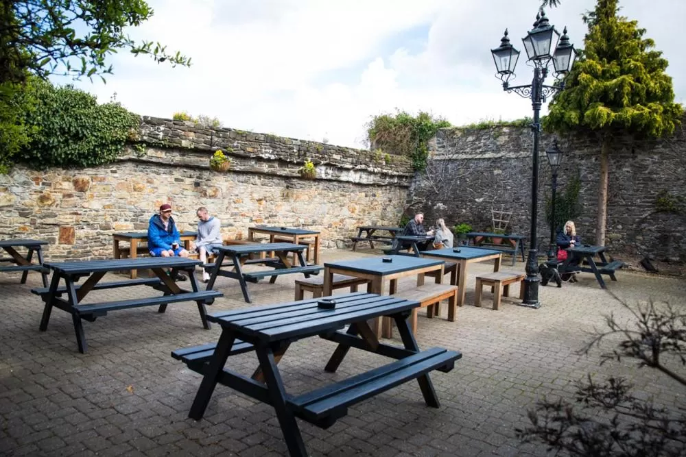 People in George & Dragon, Conwy