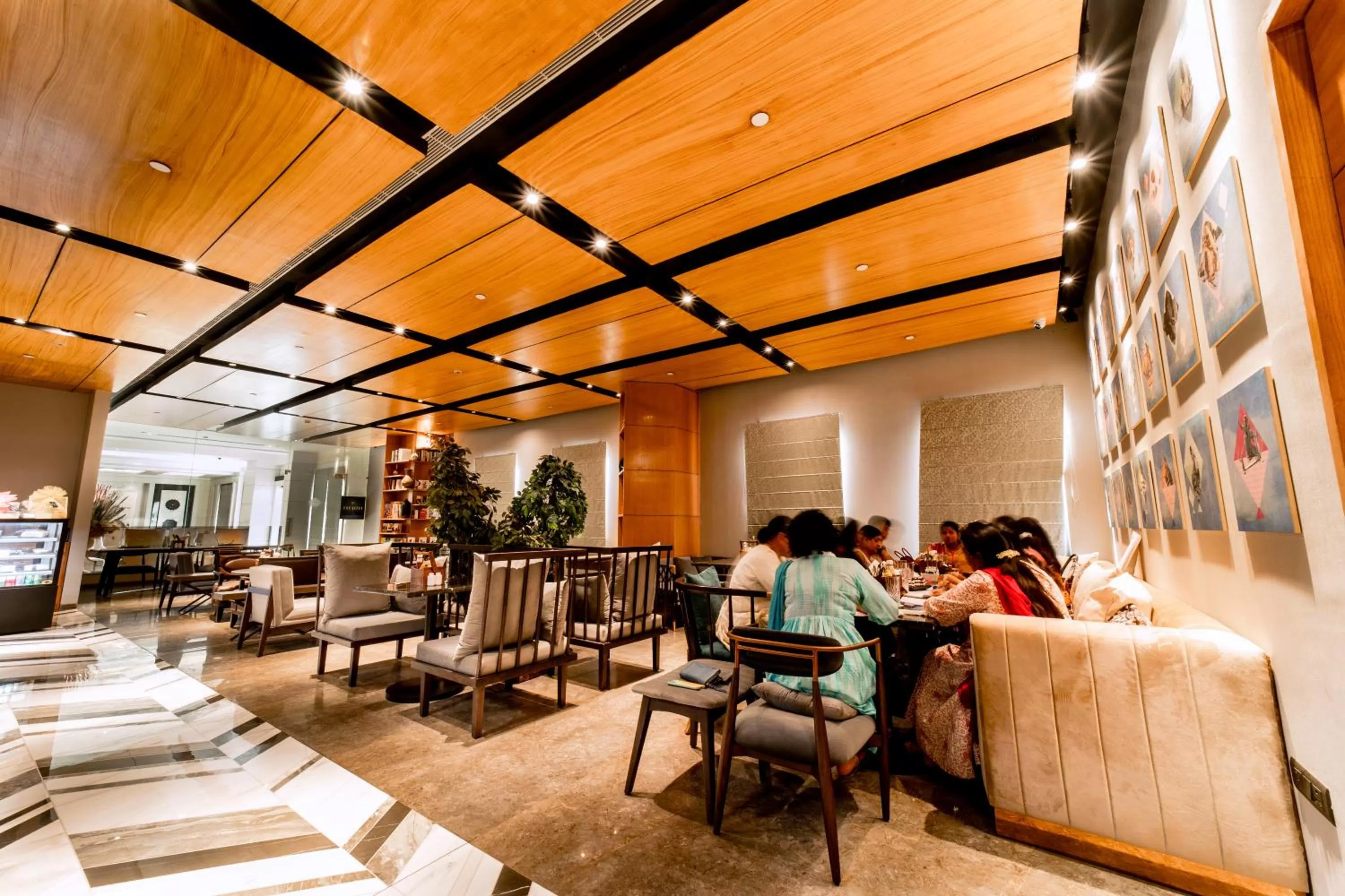 Restaurant/places to eat in Sarovar Portico Jaipur