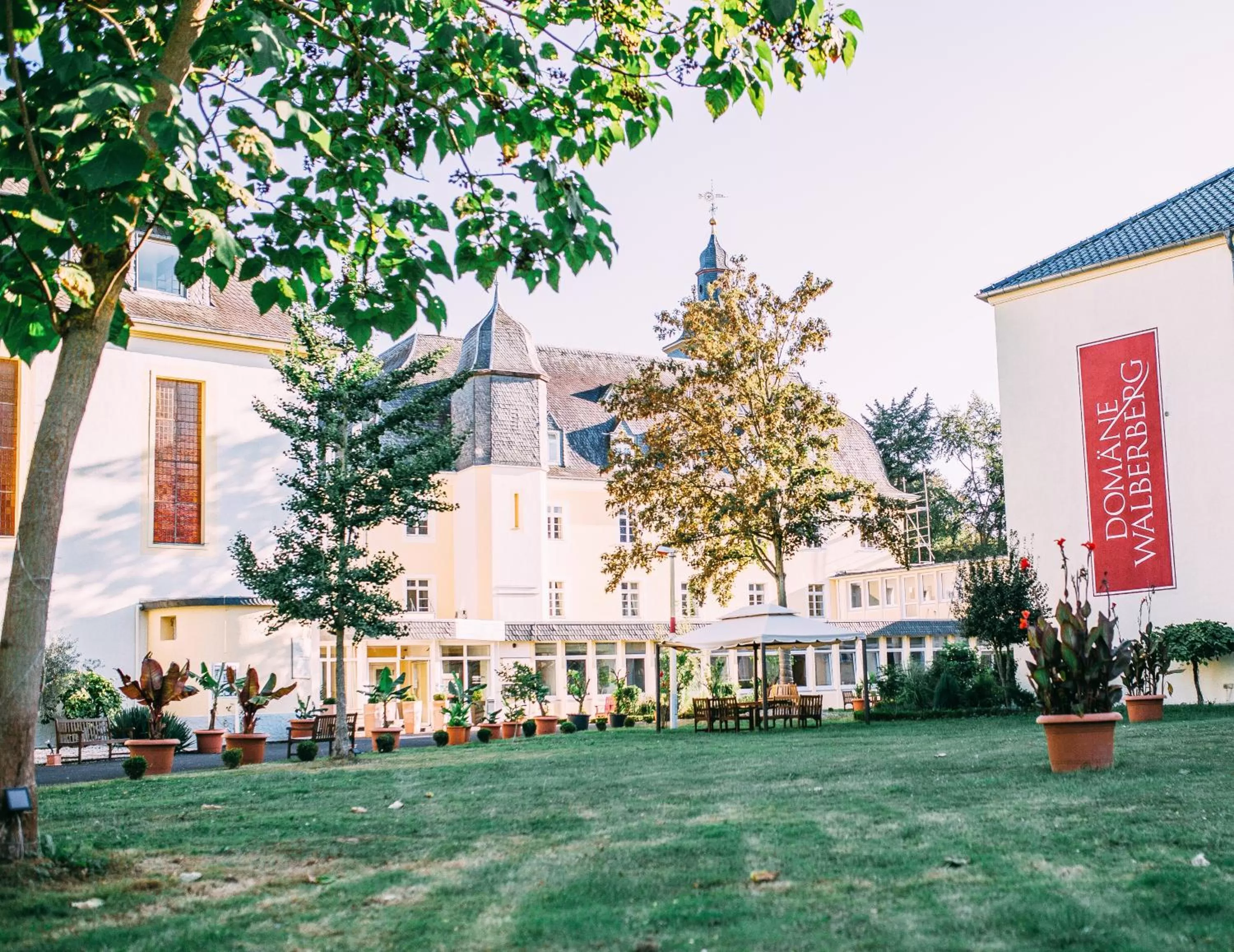 Facade/entrance in Schlosshotel Domäne Walberberg