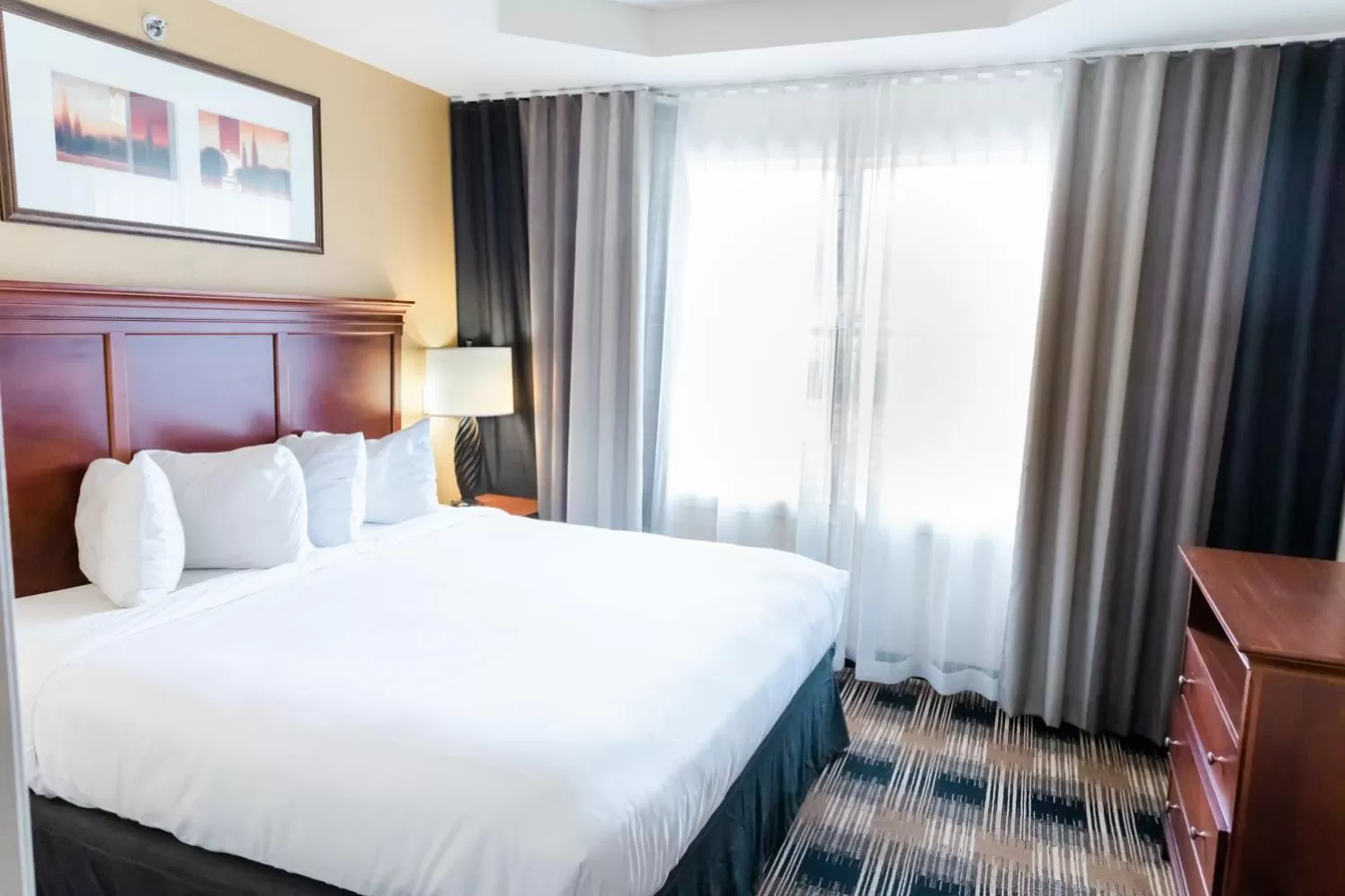 Bed in Country Inn & Suites by Radisson, Helen, GA