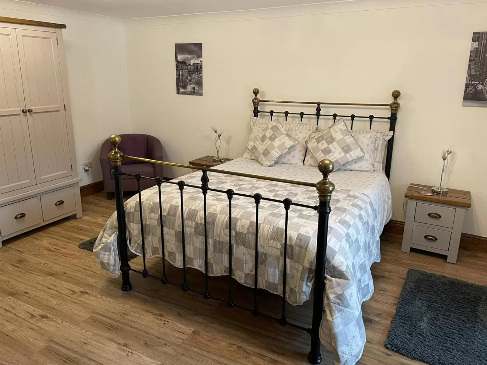 Bedroom, Bed in Grove Barn Bed and Breakfast