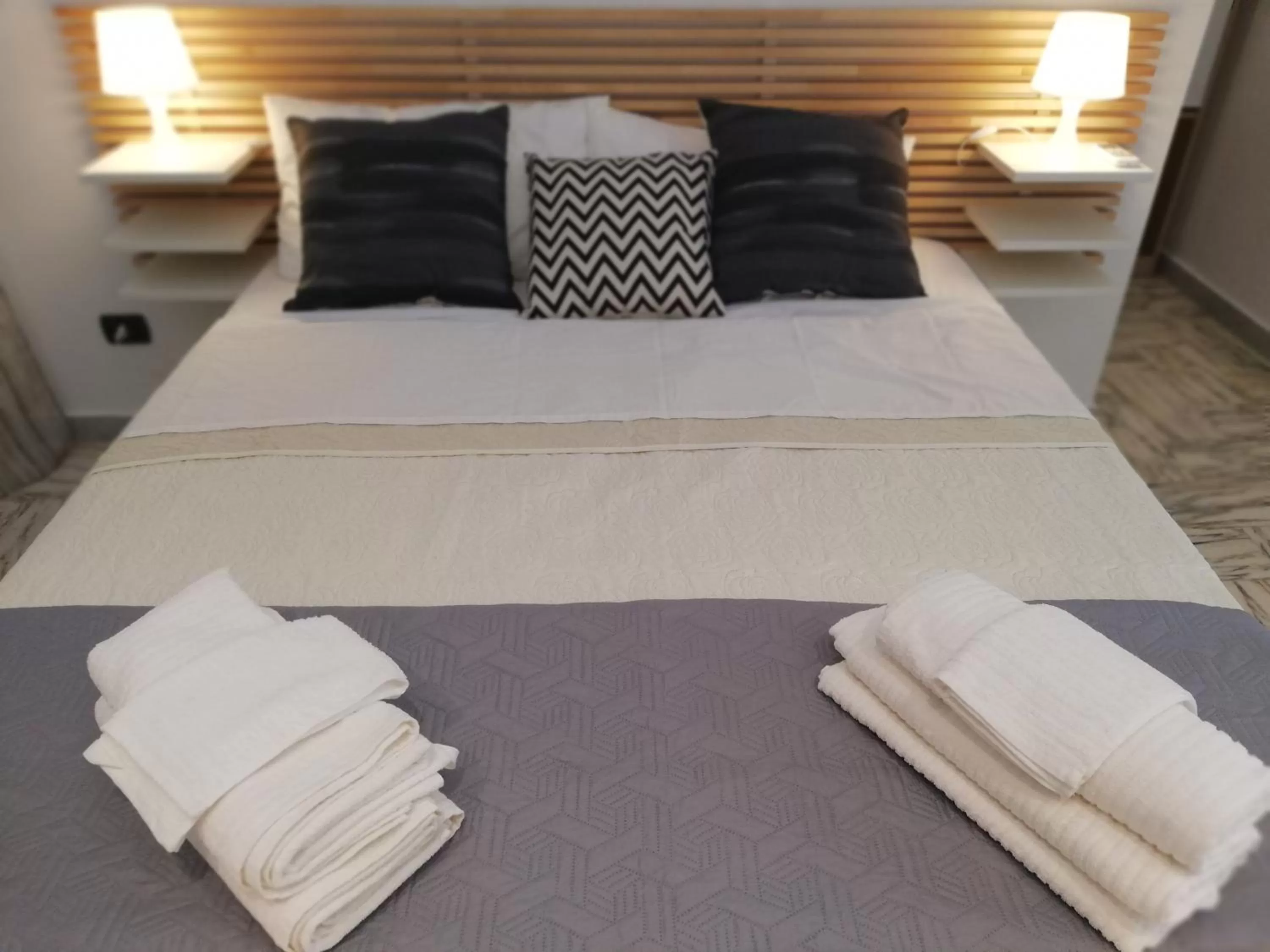 Bedroom, Bed in UP&B Rooms Catania