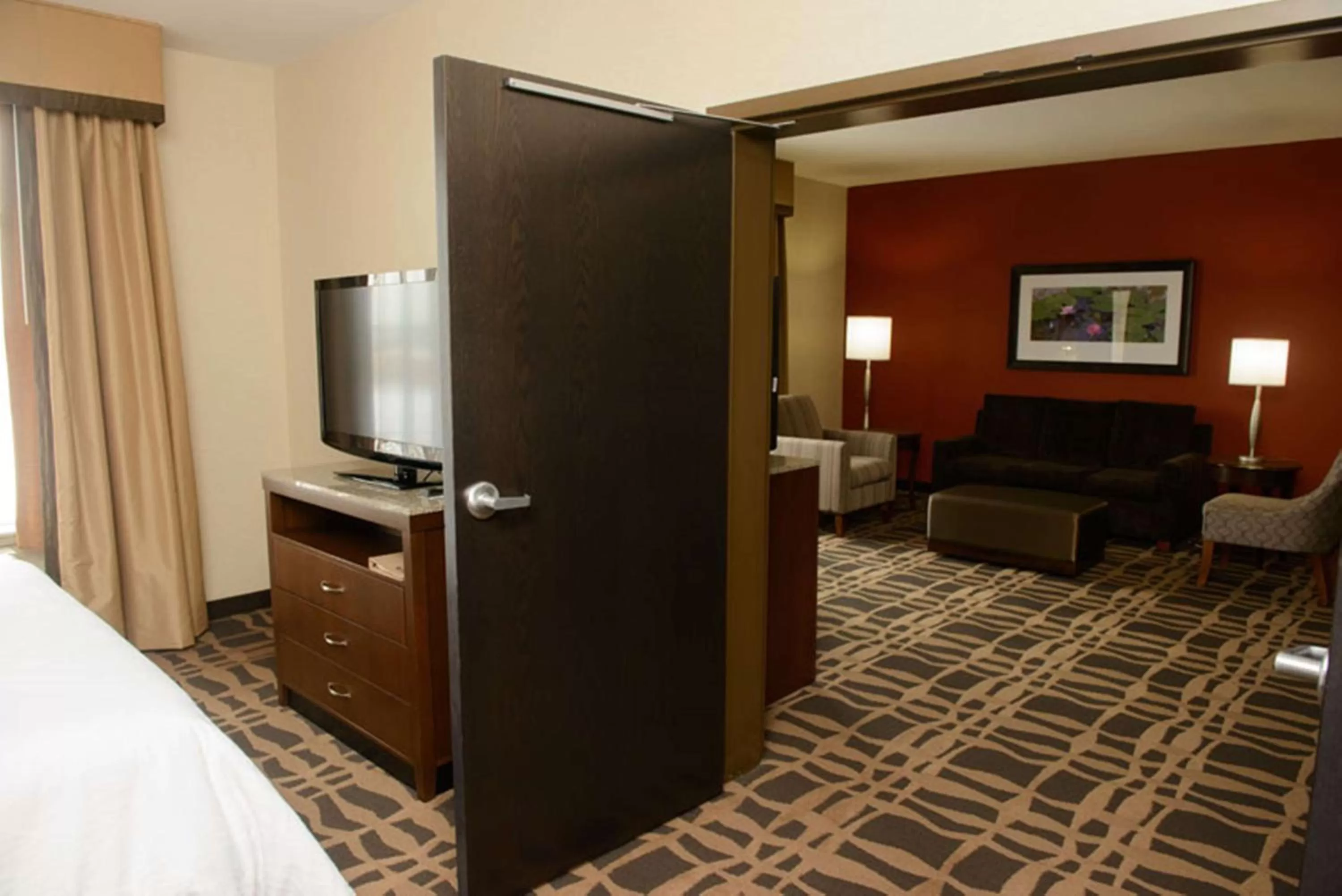 Bed in Hilton Garden Inn Dayton South - Austin Landing