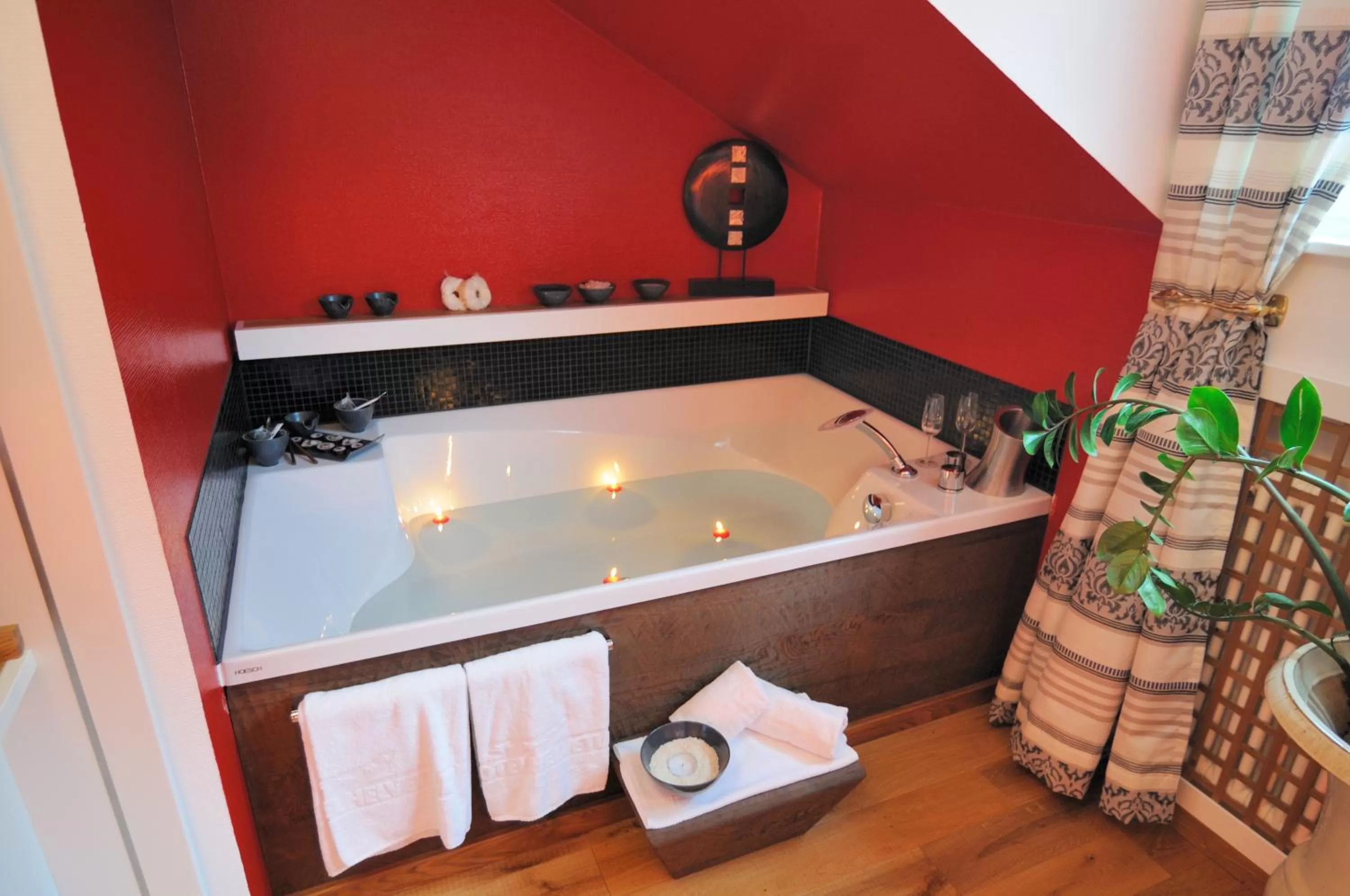 Bathroom in YachtHotel Helvetia Spa- und Wellnessdomizil