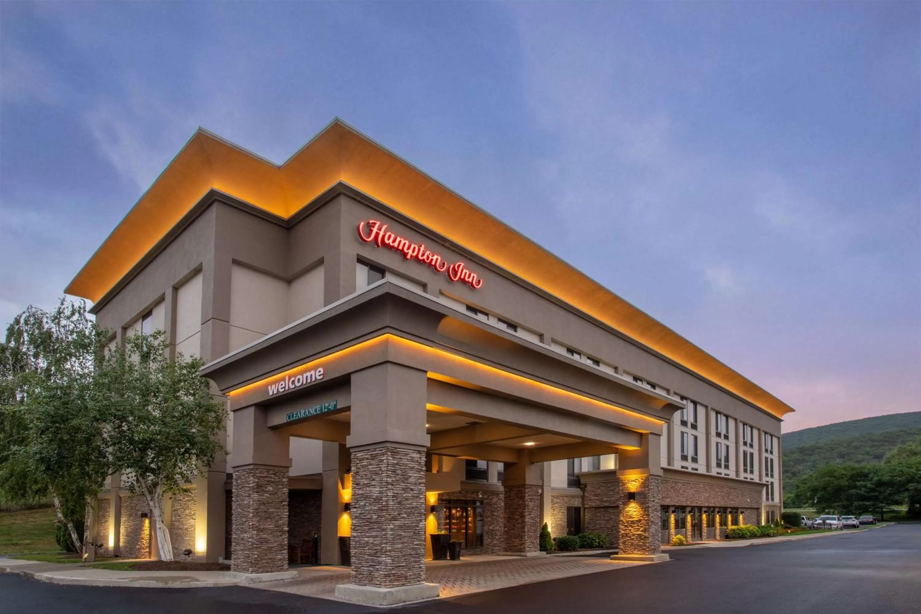 Property building in Hampton Inn Fishkill