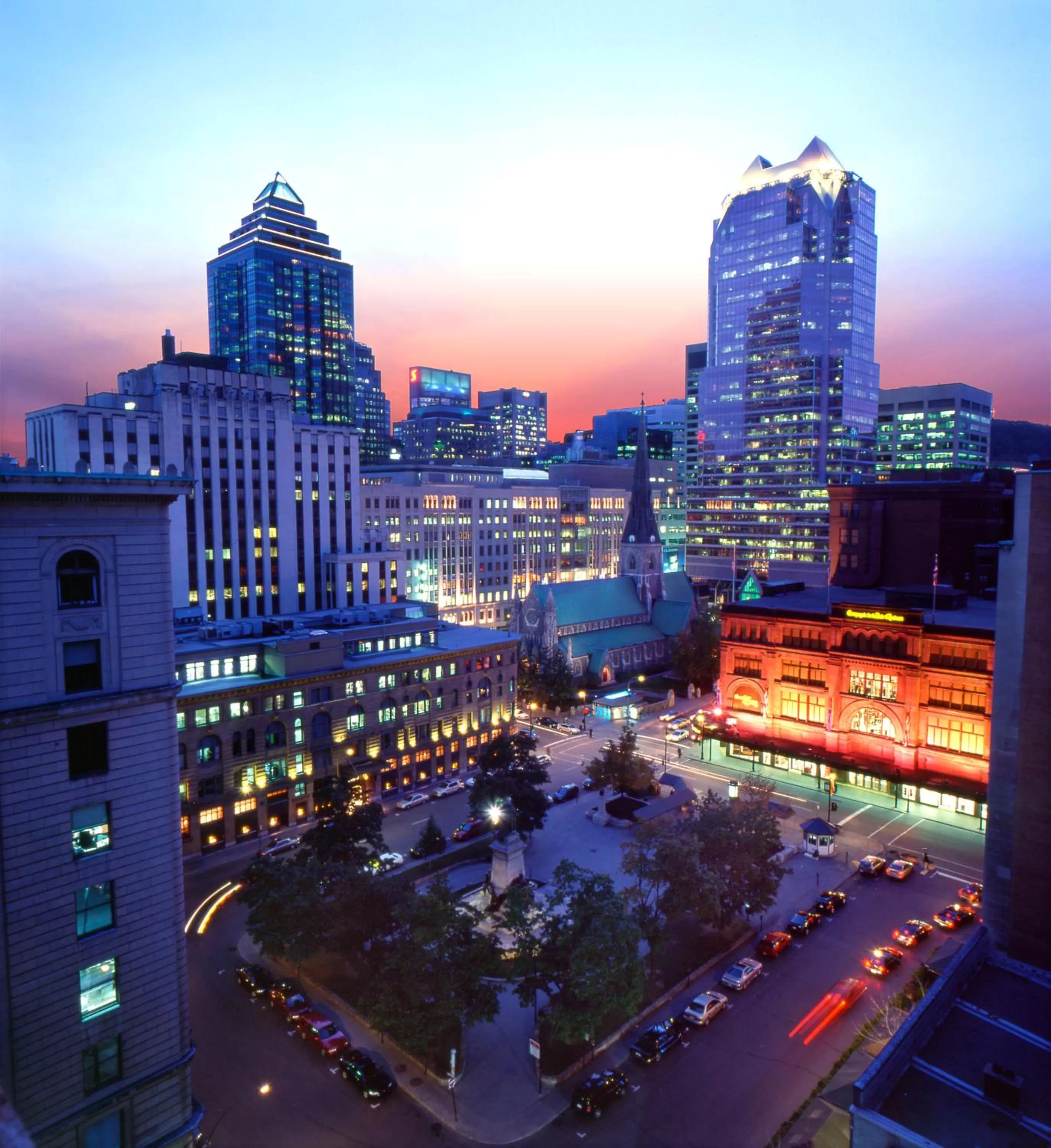 Area and facilities in Le Square Phillips Hôtel & Suites