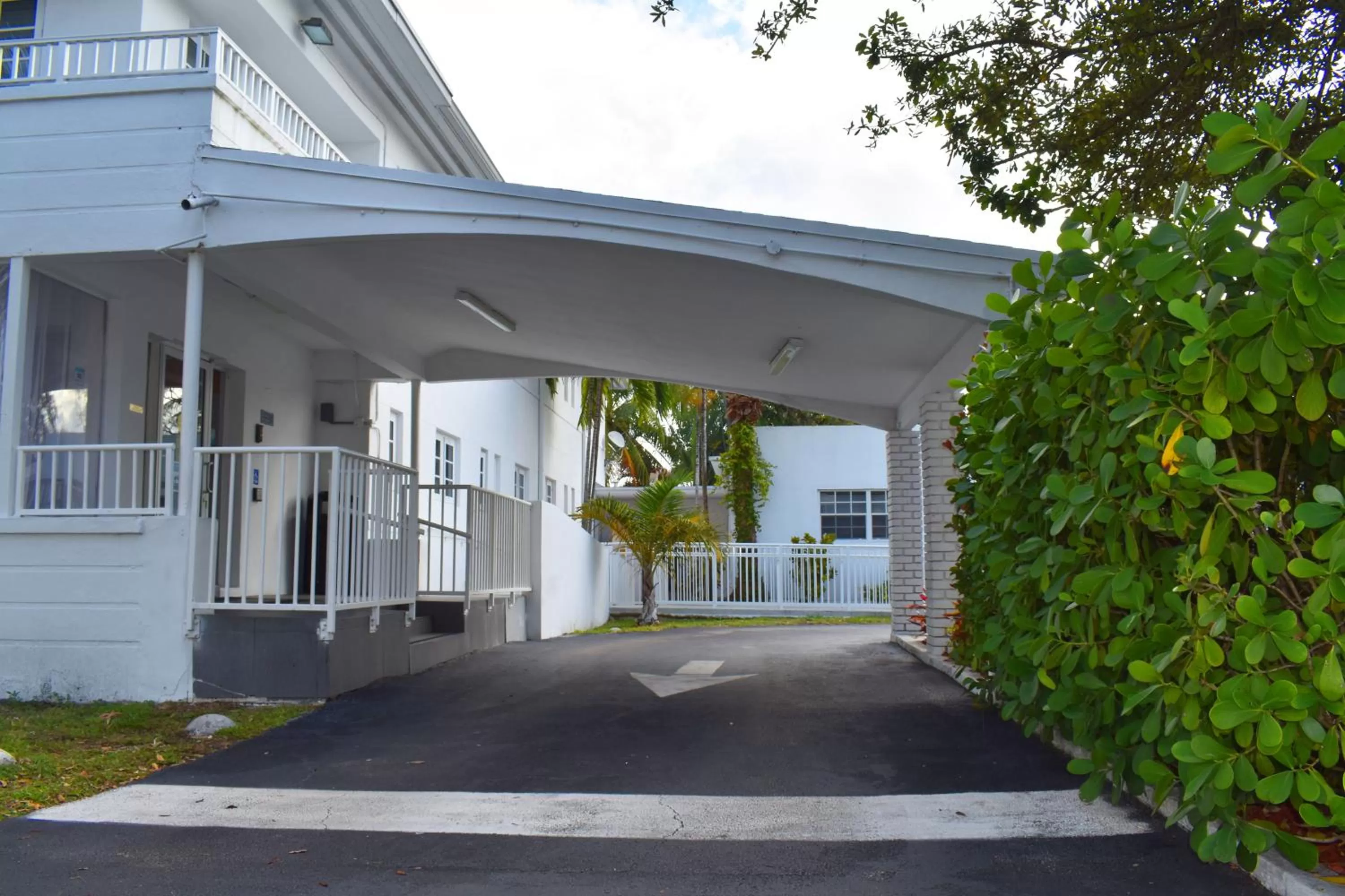 Street view, Property Building in Travelodge by Wyndham Miami Biscayne Bay