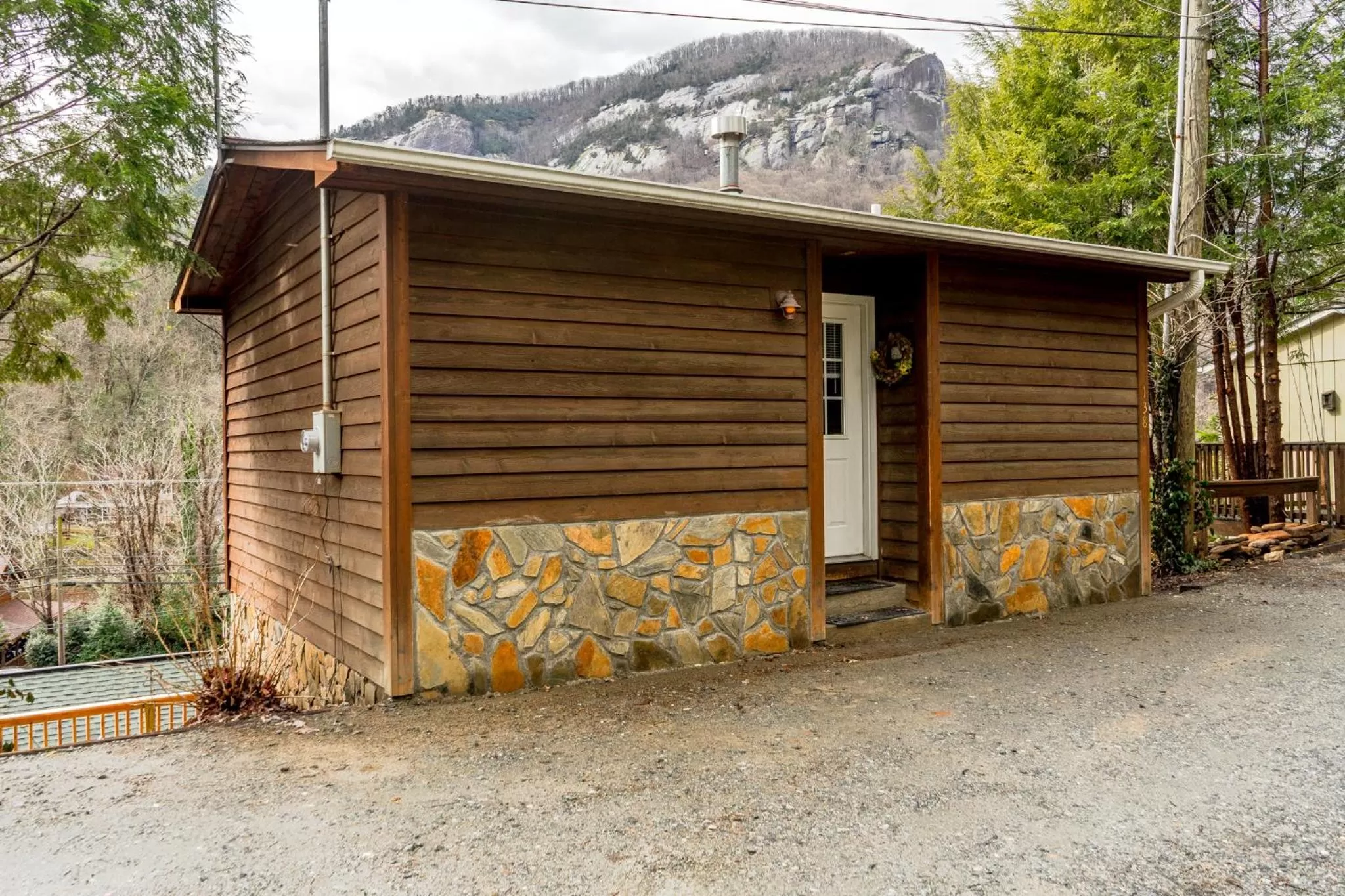 Property building in The Chimney Rock Inn & Cottages