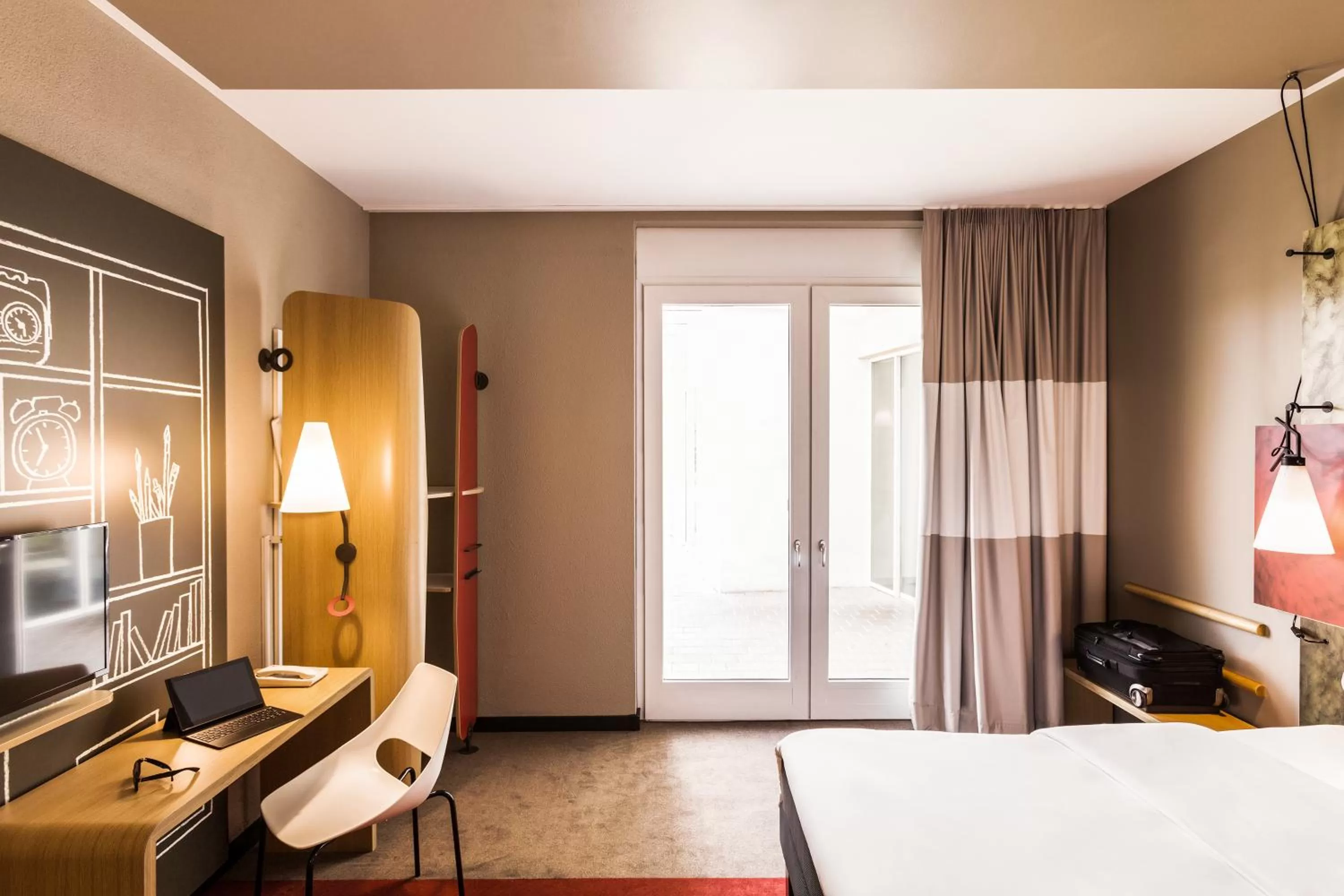 Bedroom, Bed in ibis Winterthur City