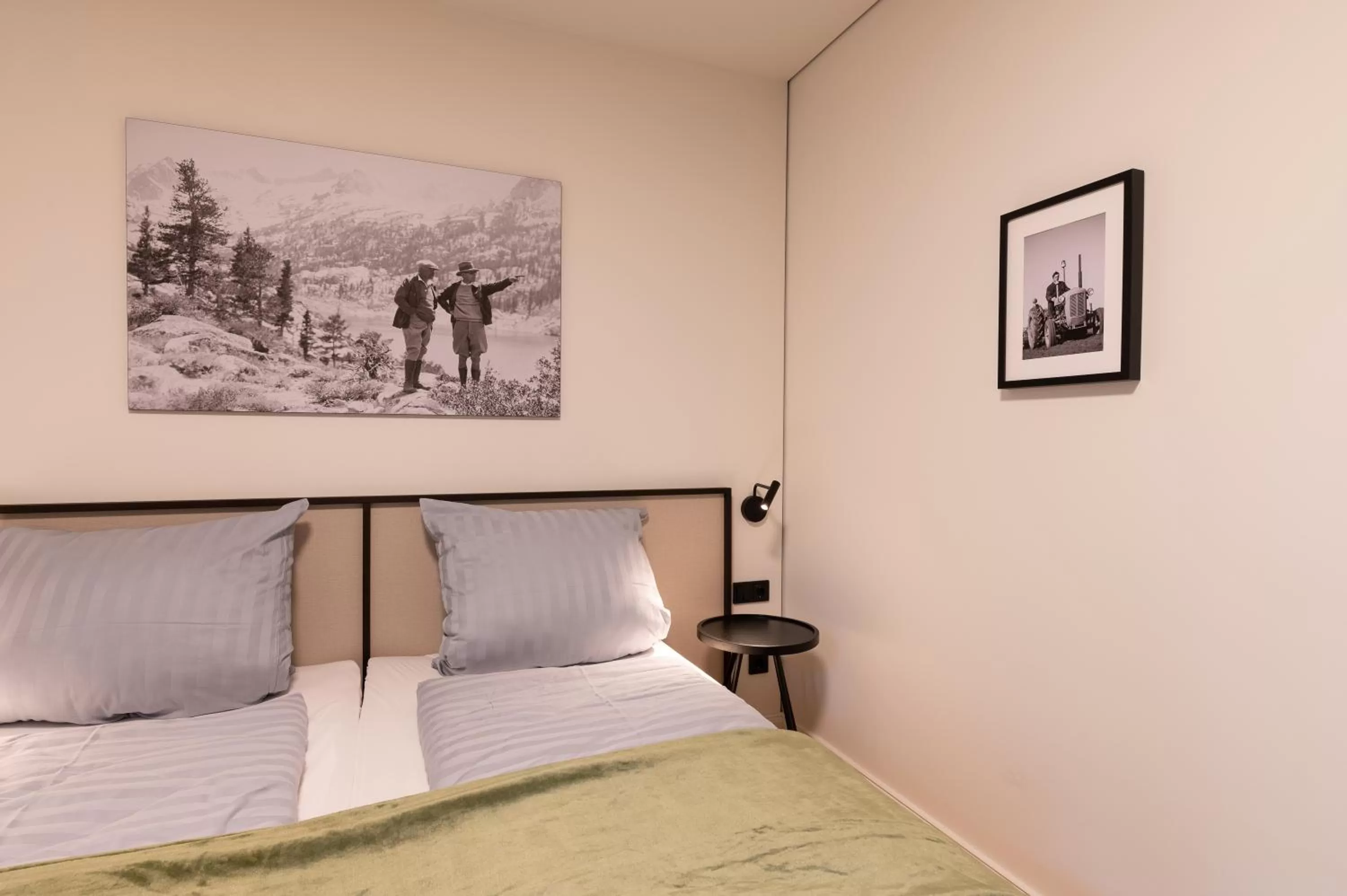 Bed in LANDHOTEL ALTE ZOLLSTATION- Historical Building