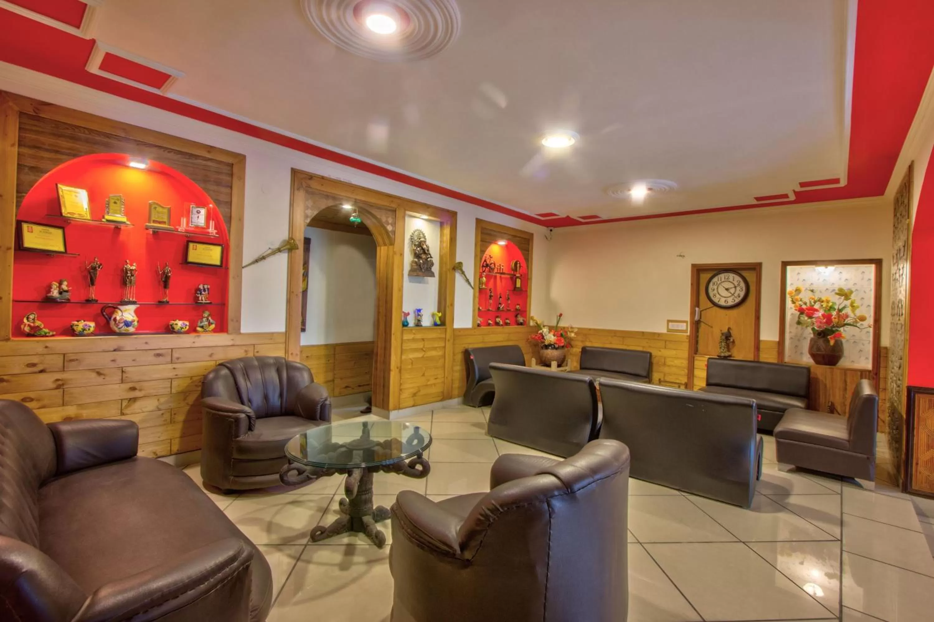 Lobby or reception in Woodstock Inn Manali 800 Mtrs from Mall Road