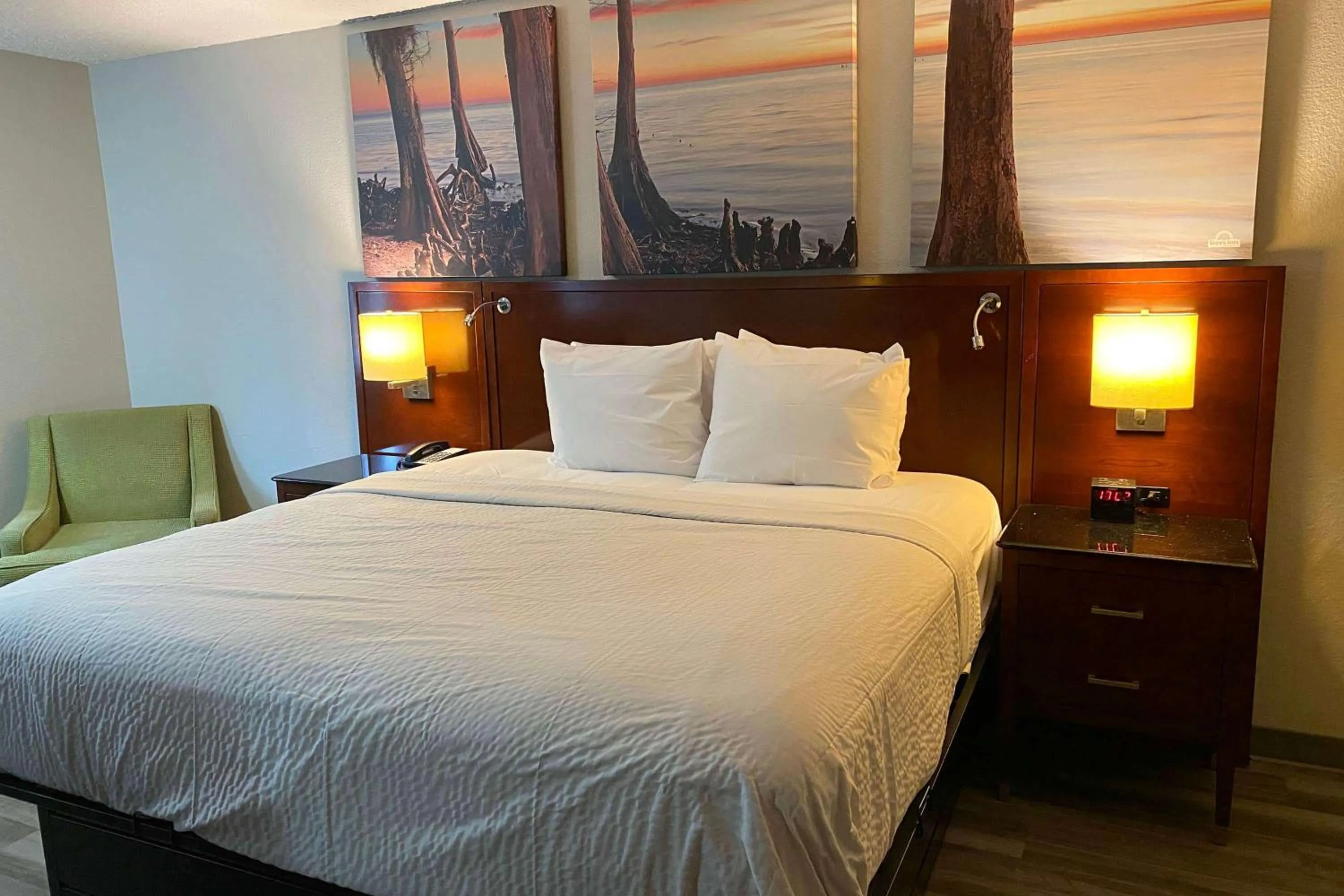 Photo of the whole room in Days Inn by Wyndham Dothan