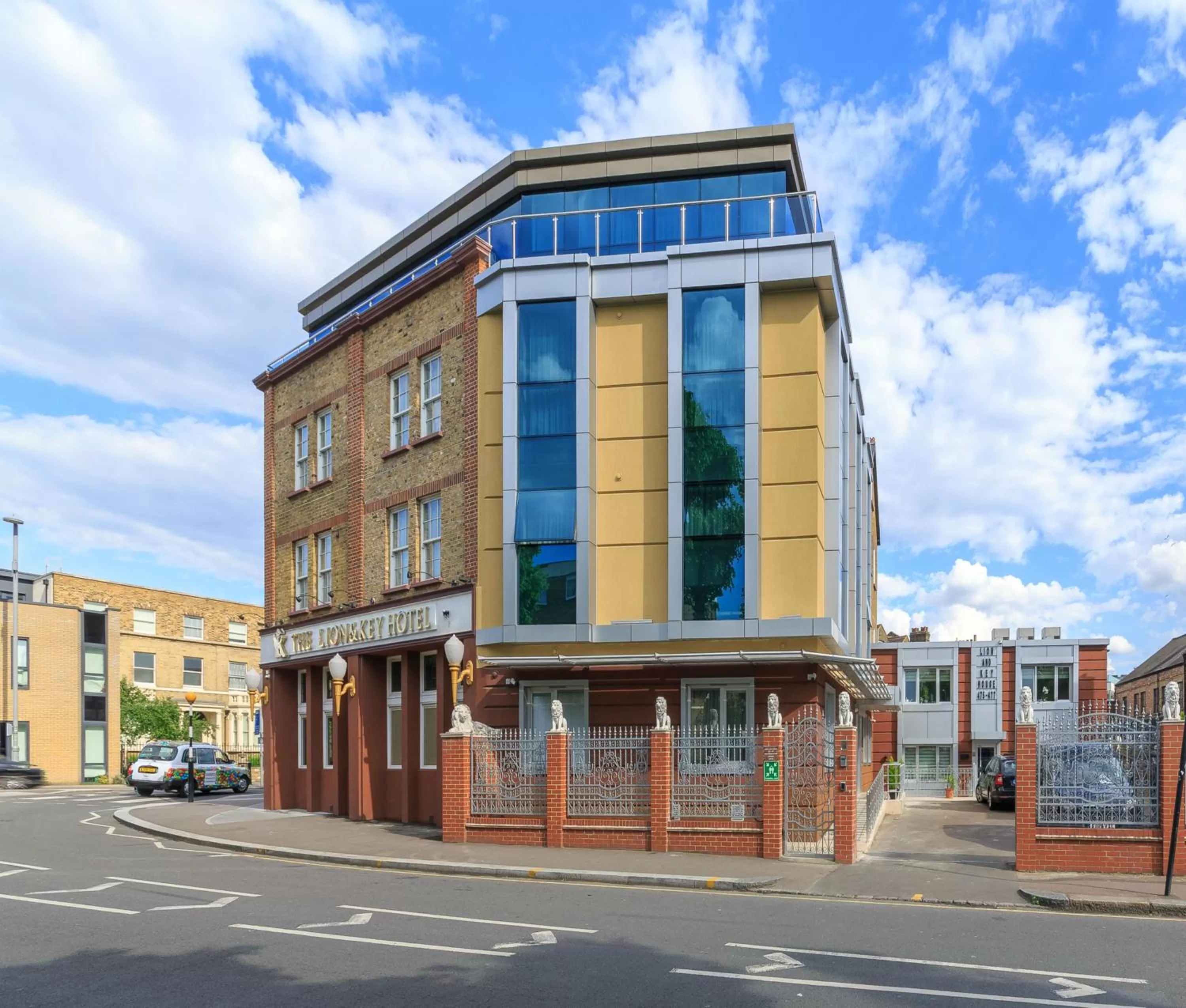 Property building in The Lion & Key Hotel