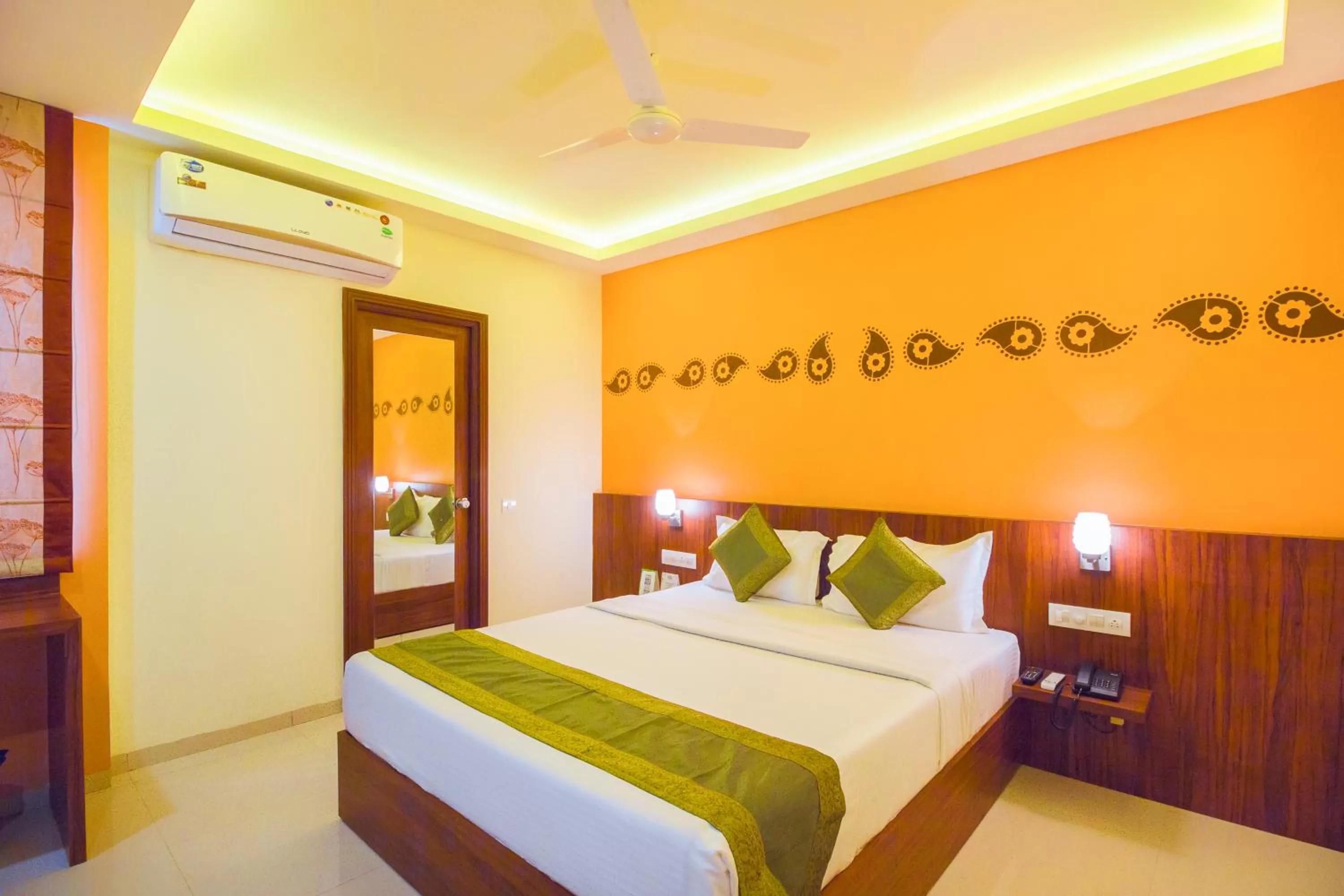 Bedroom, Bed in Itsy Hotels Arastu Inn