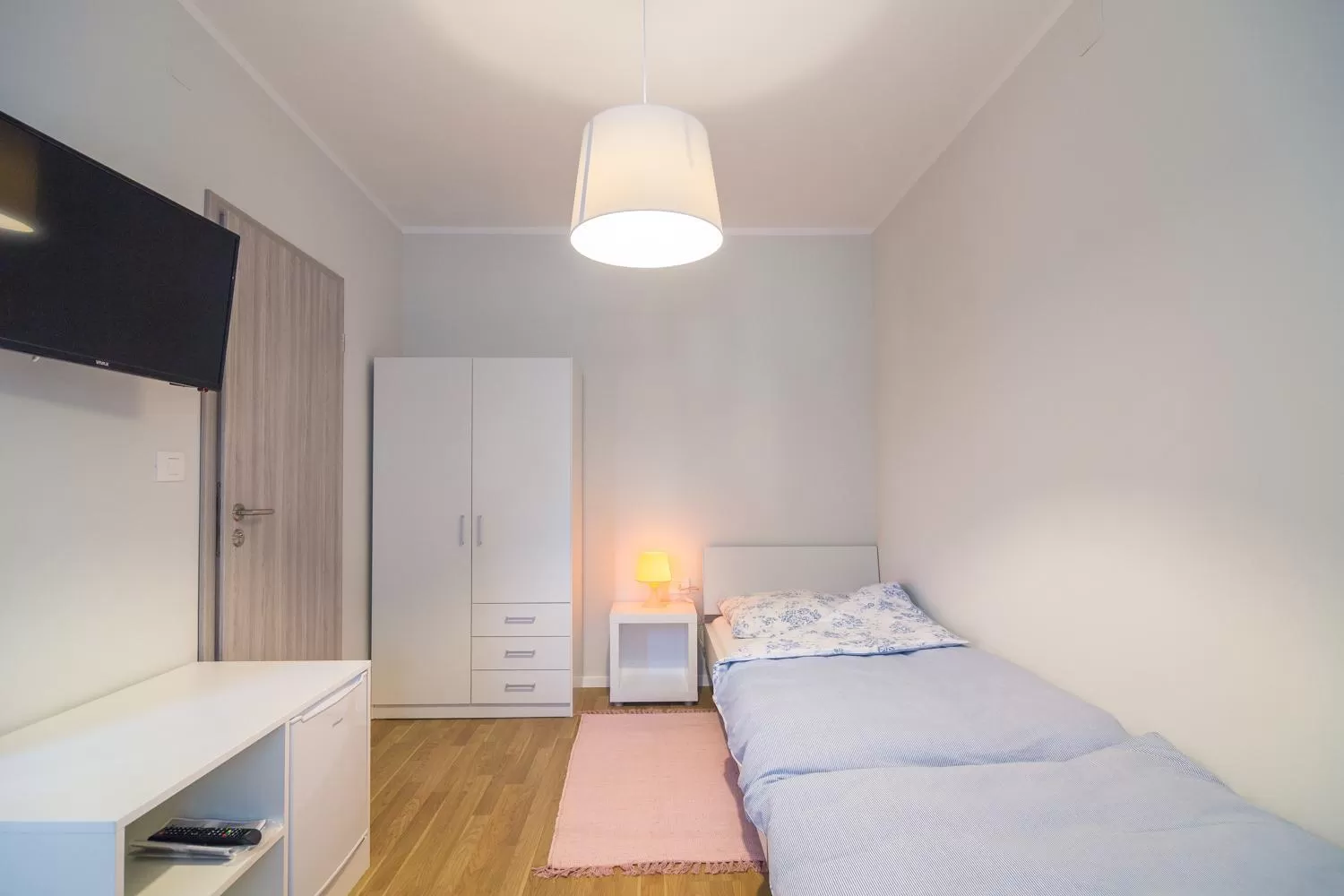 Bed in HOP HOUSE Garni Hotel